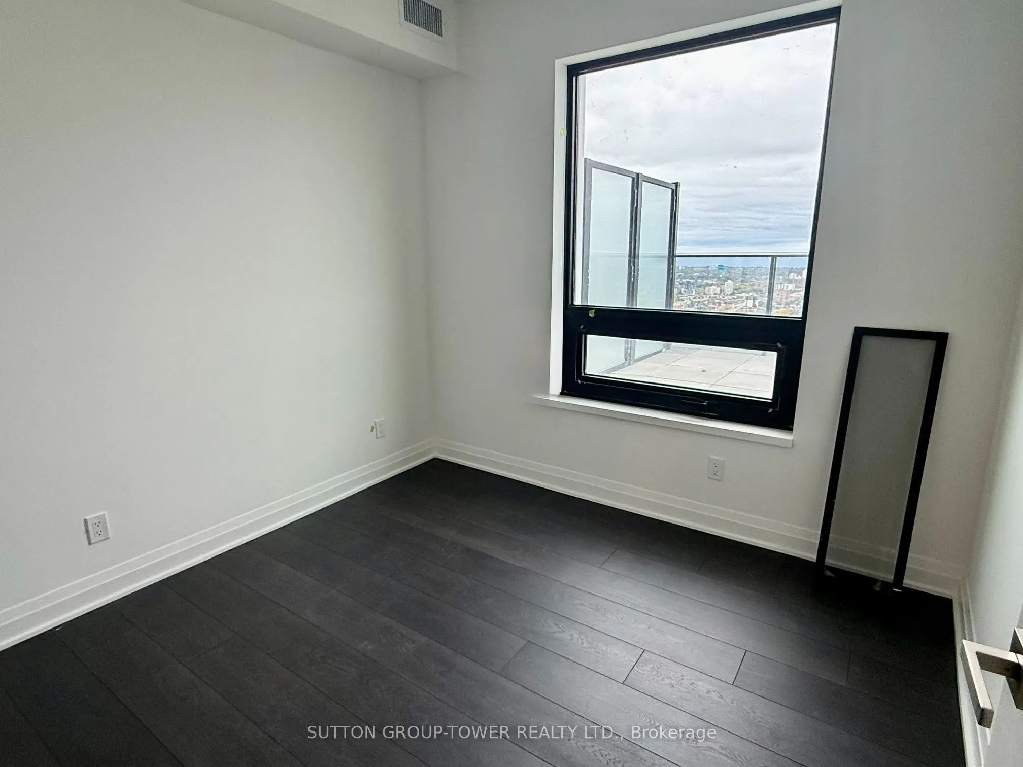 4015 The Exchange #4304