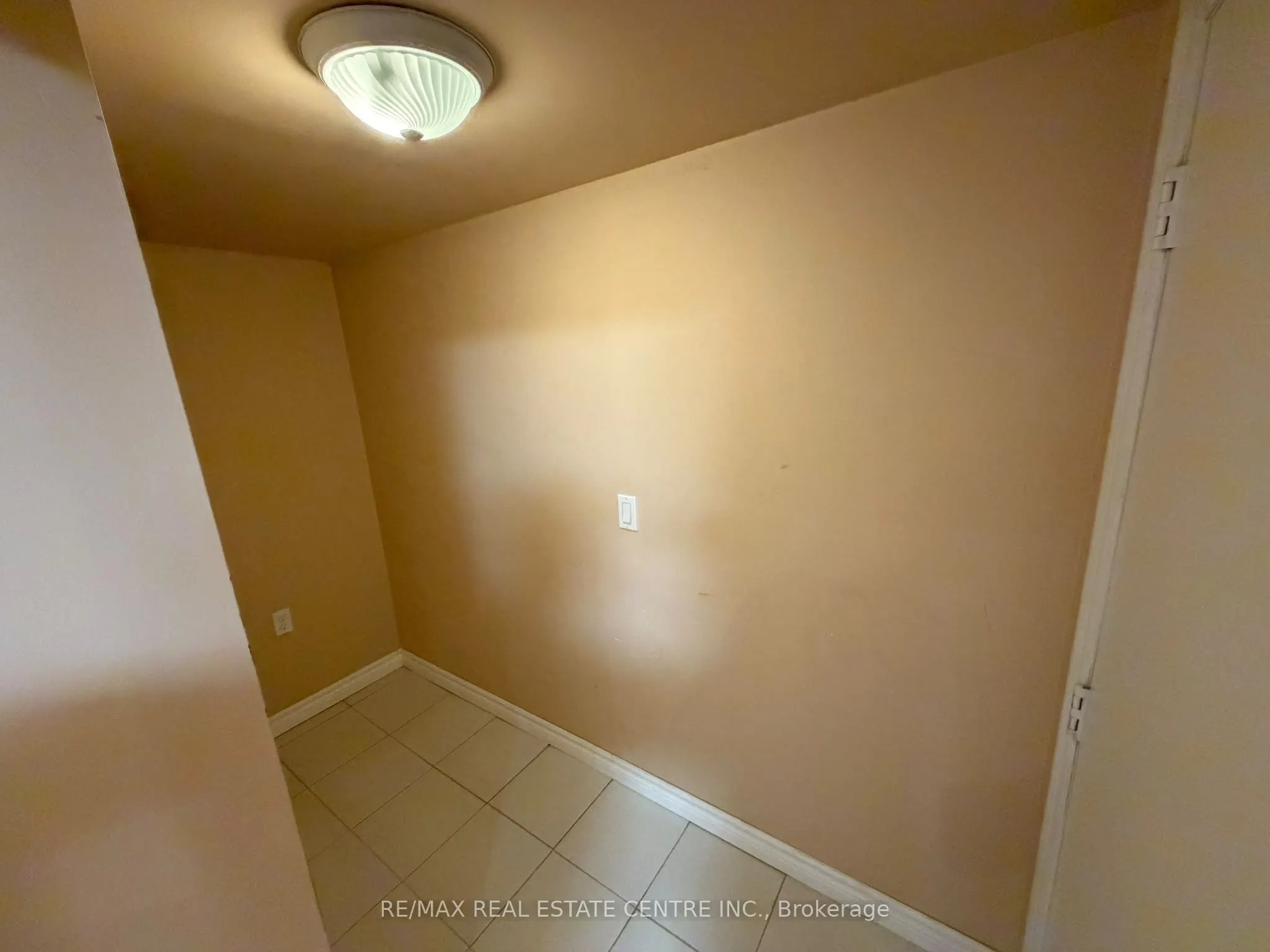 7448 Village Walk #Basement