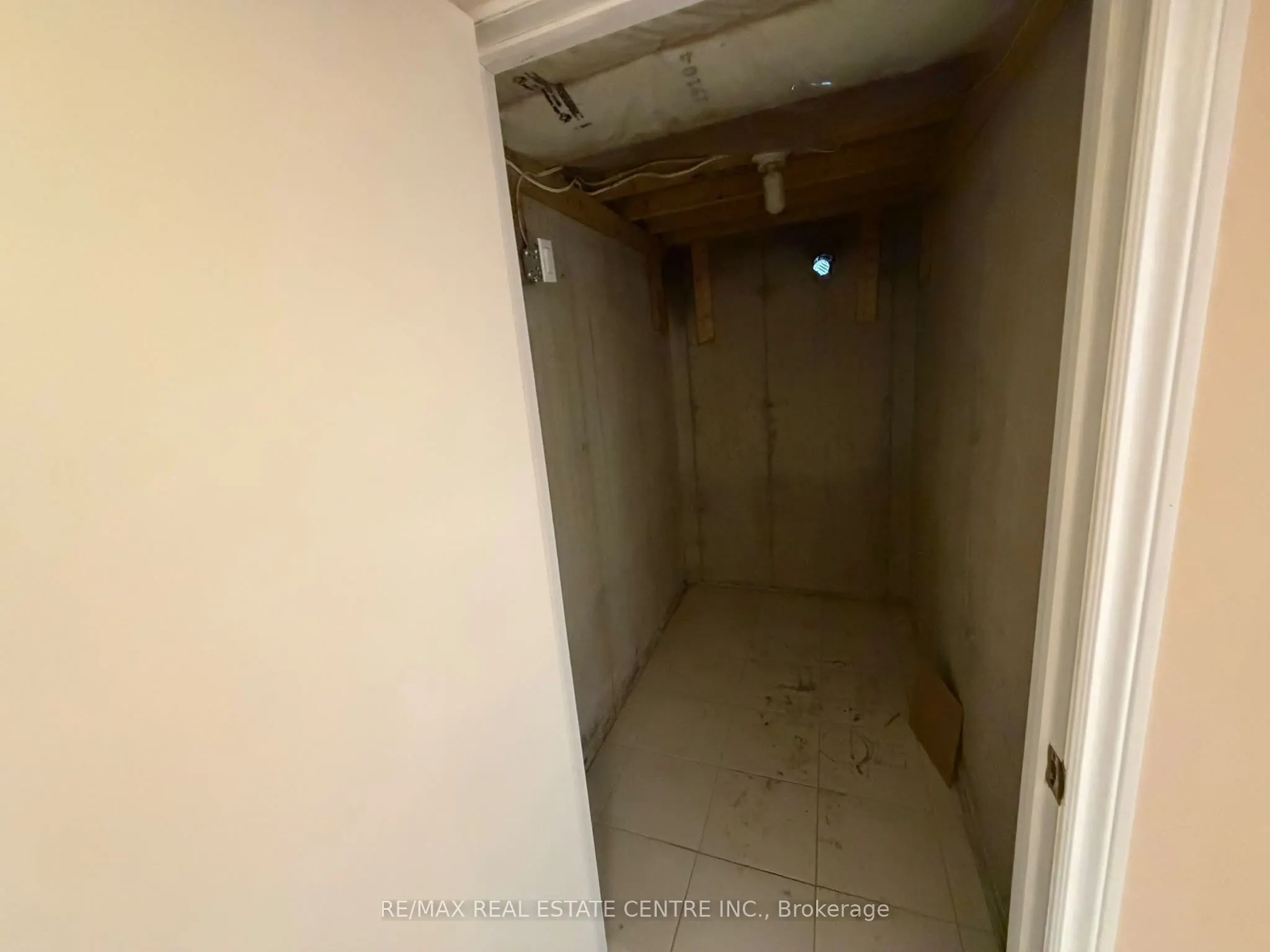 7448 Village Walk #Basement
