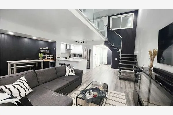 1040 The Queensway Avenue #110