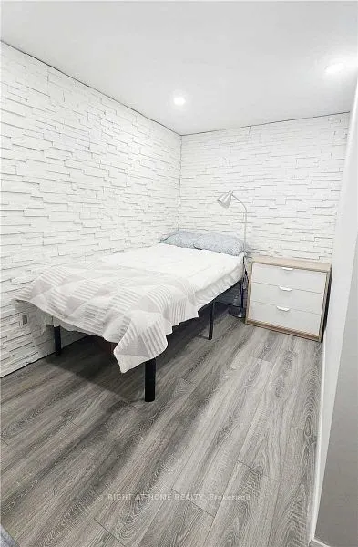 1040 The Queensway Avenue #110