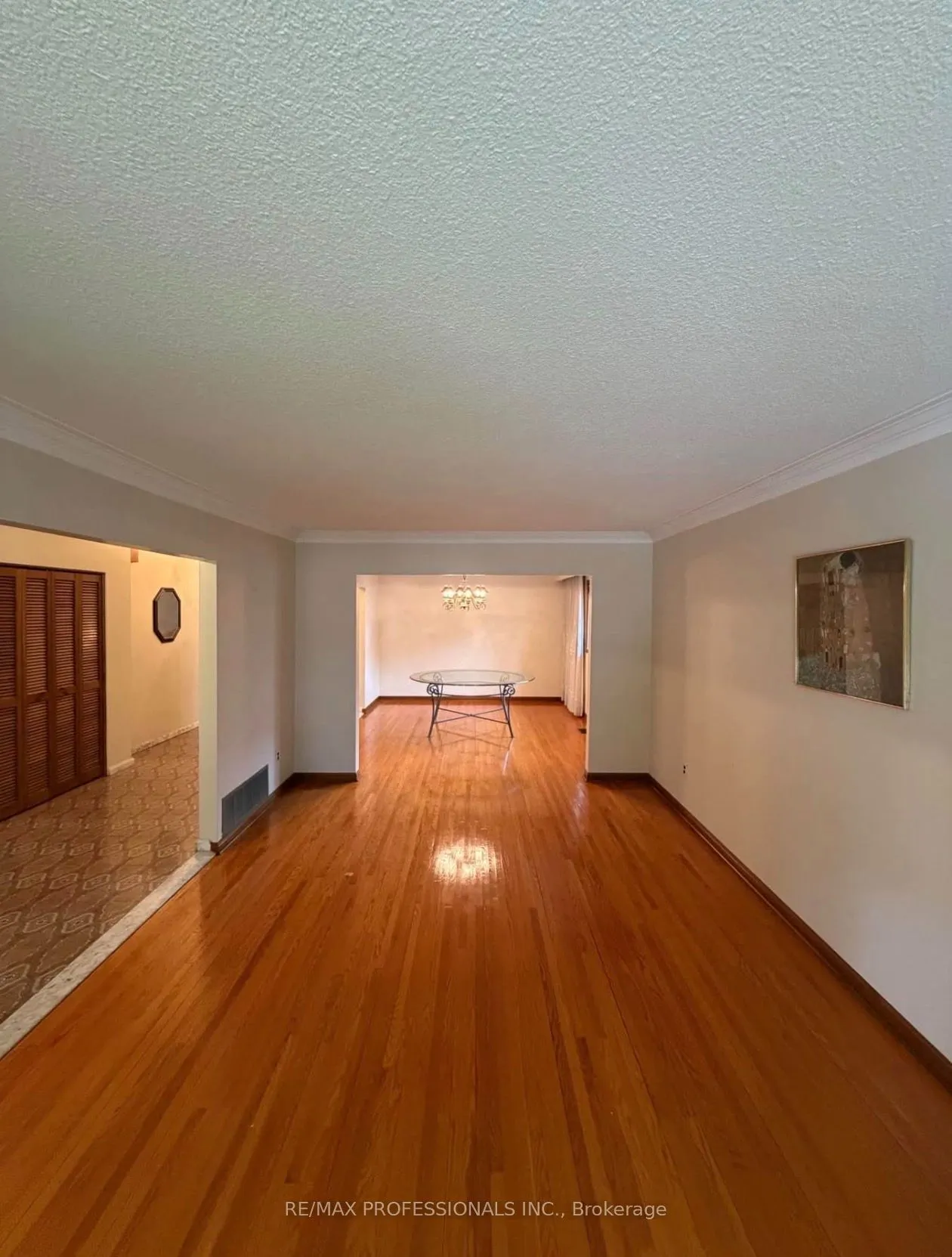 78 Roxaline Street