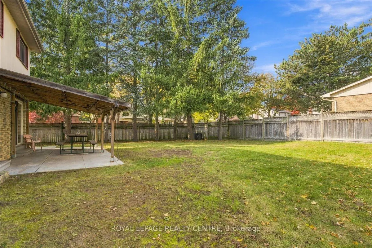 3516 Pitch Pine Crescent