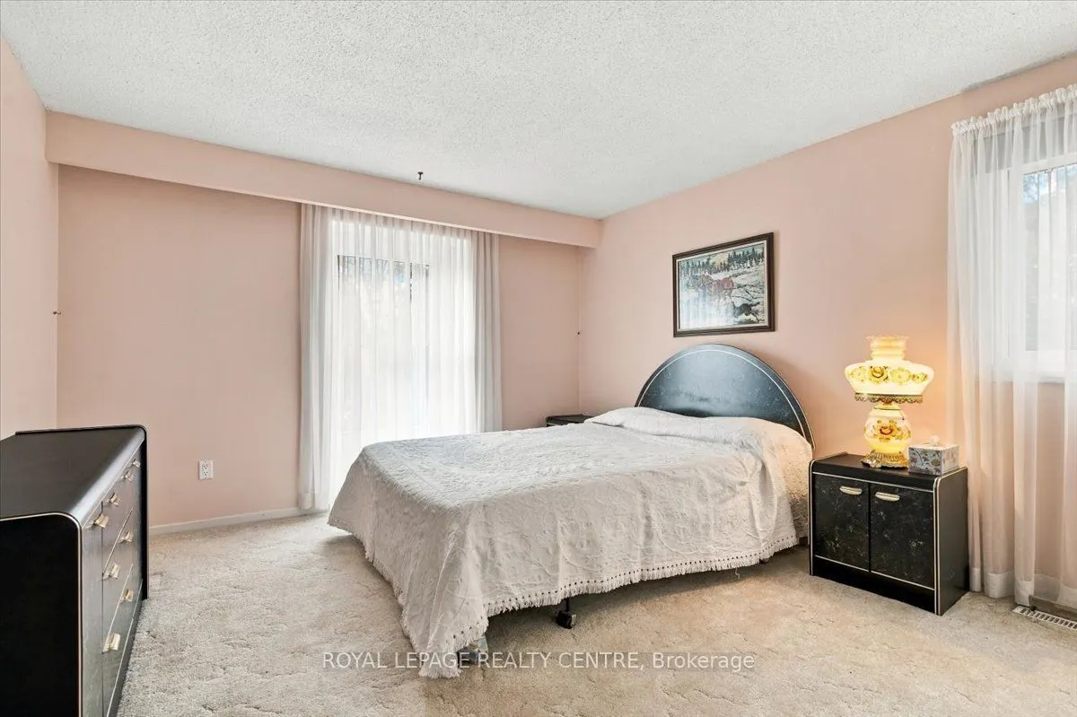 3516 Pitch Pine Crescent