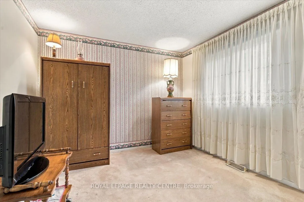 3516 Pitch Pine Crescent