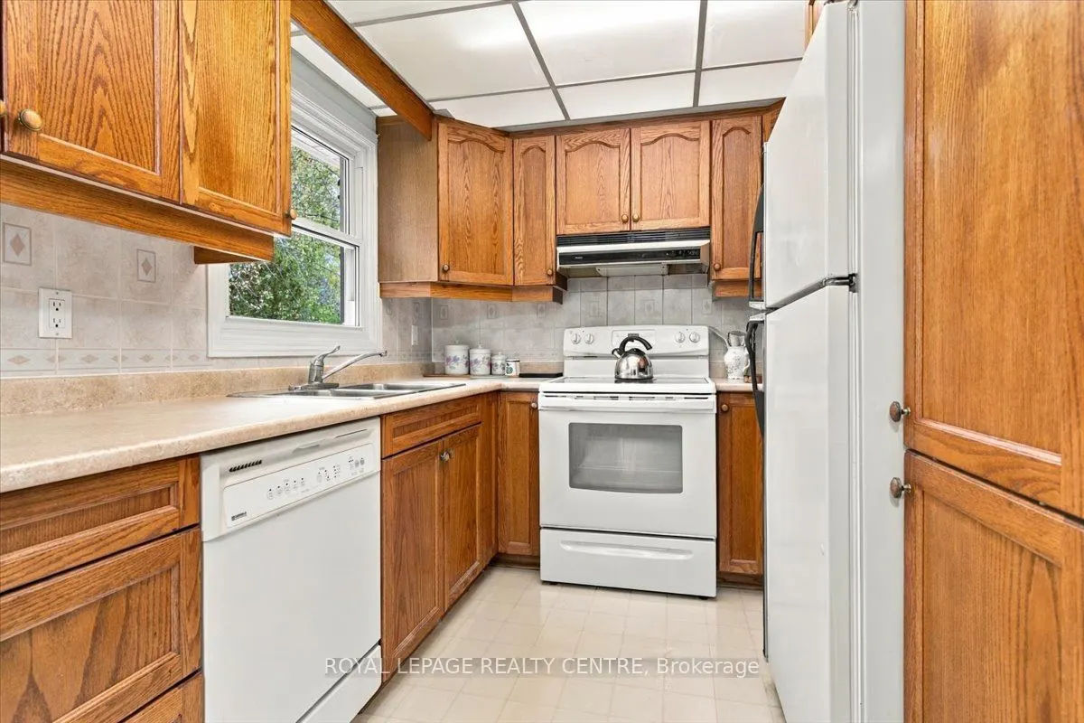 3516 Pitch Pine Crescent