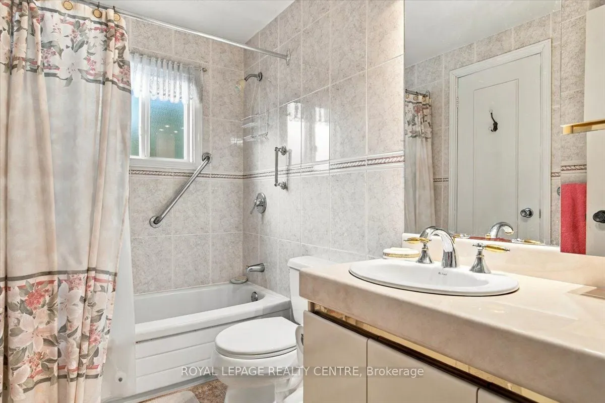 3516 Pitch Pine Crescent