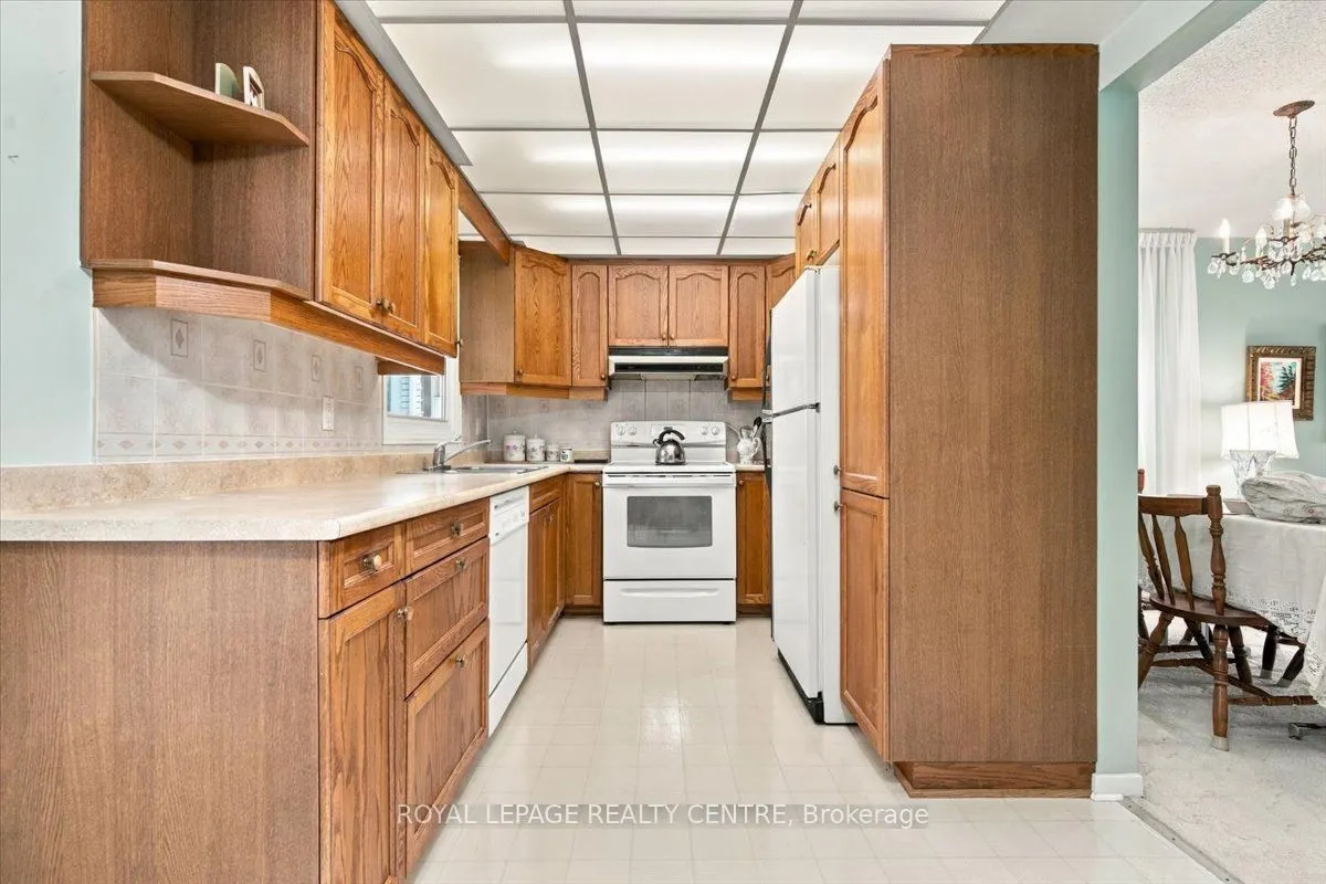 3516 Pitch Pine Crescent