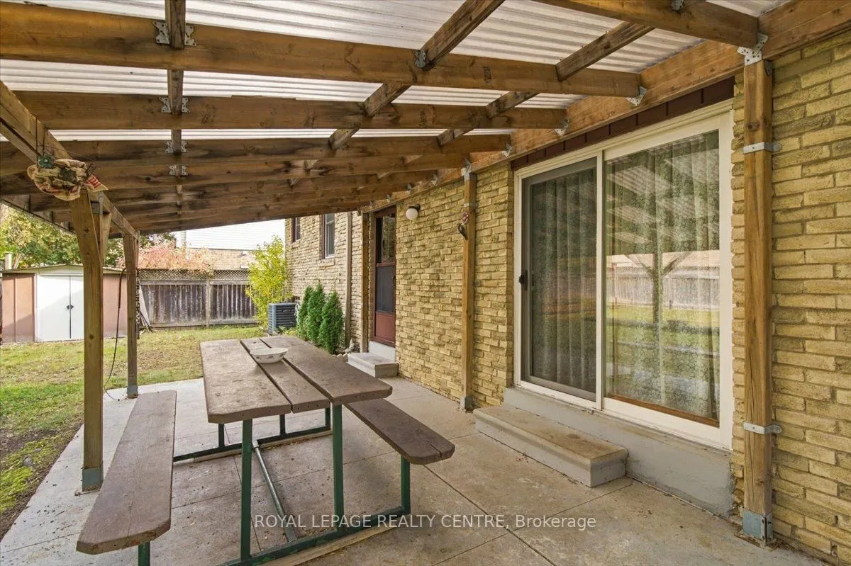 3516 Pitch Pine Crescent