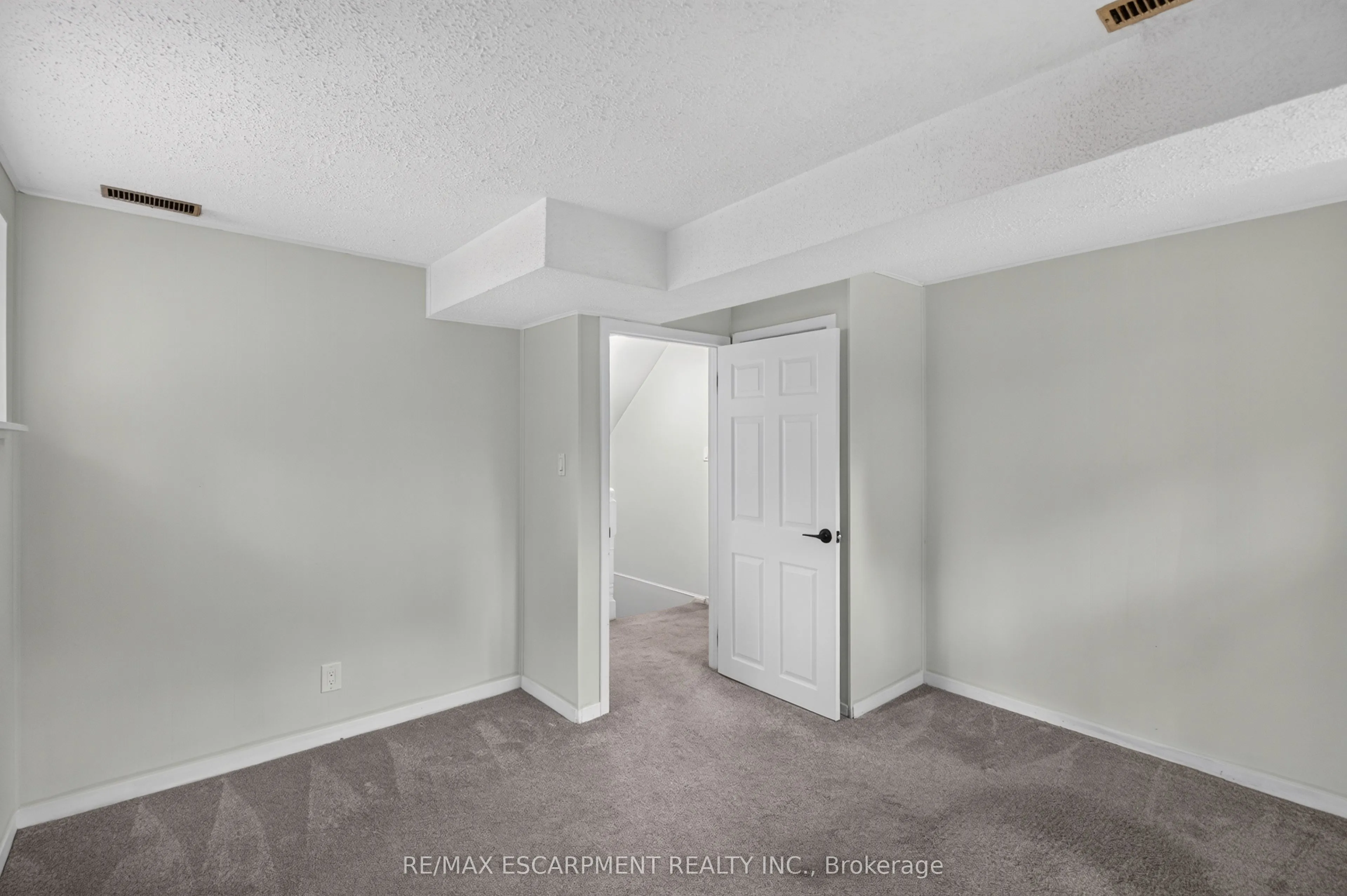 3401 Rockwood Drive