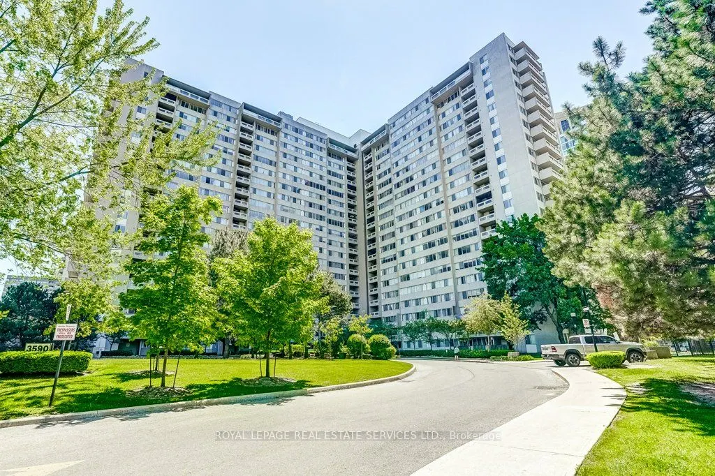 3590 Kaneff Crescent #402