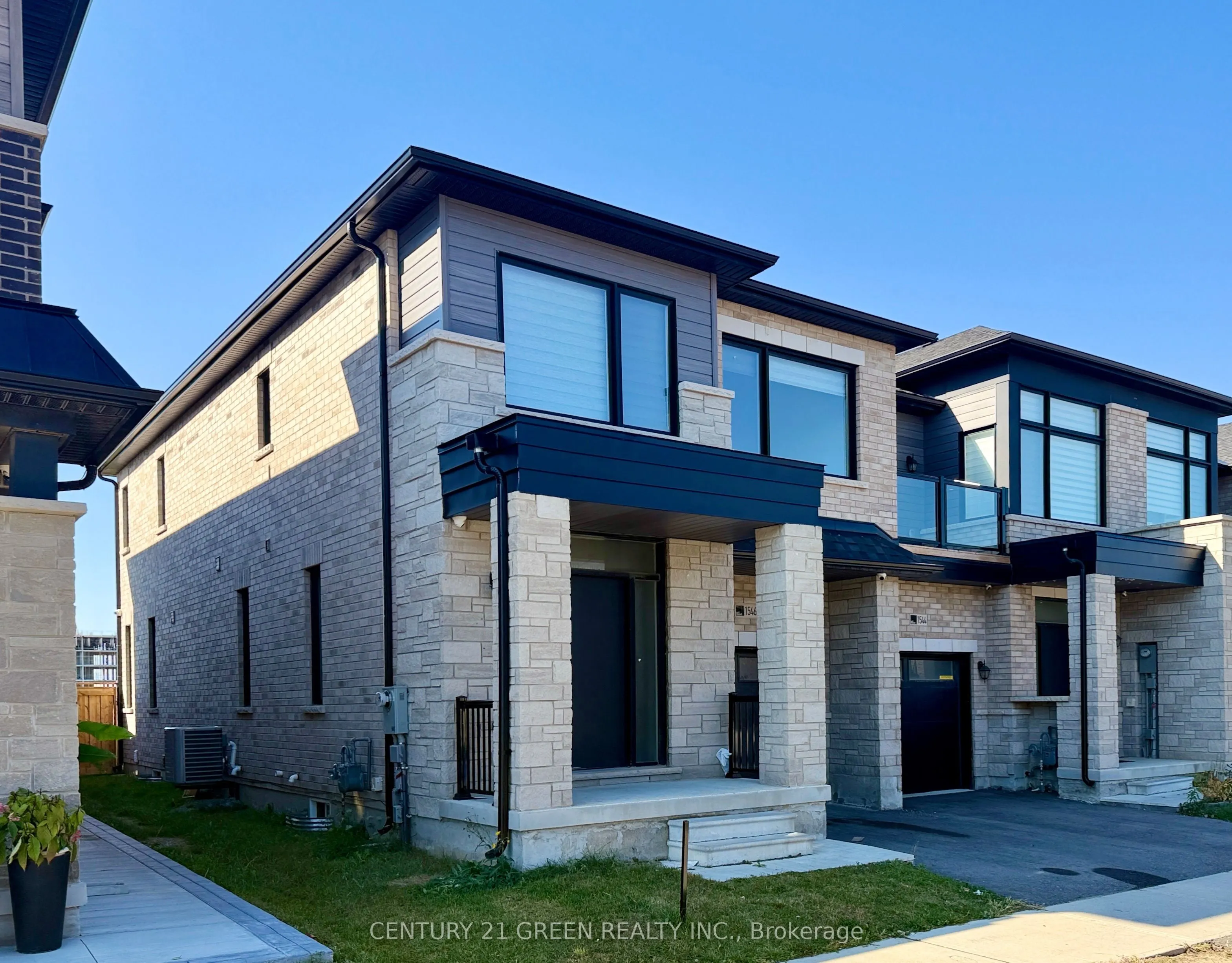 1546 Rose Way