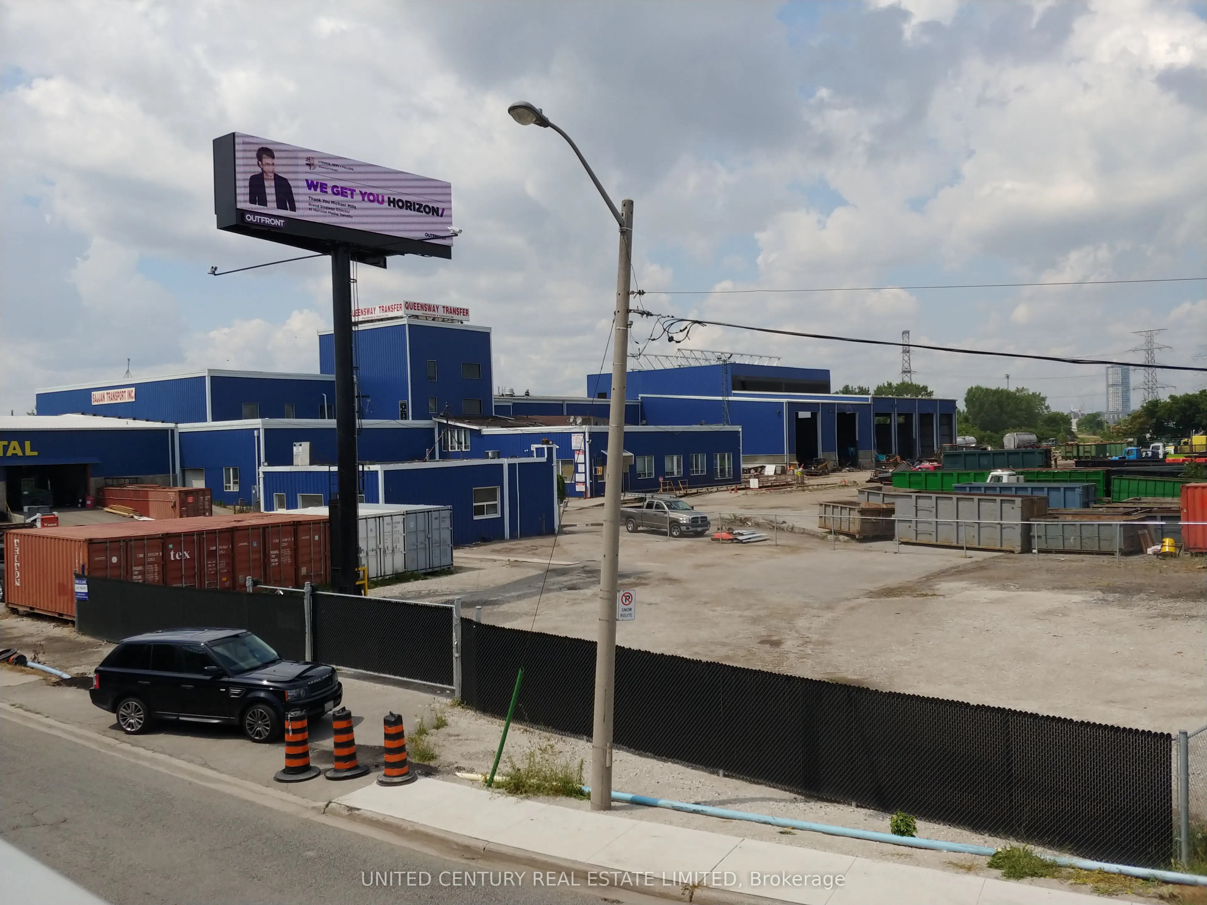 1400 The Queensway