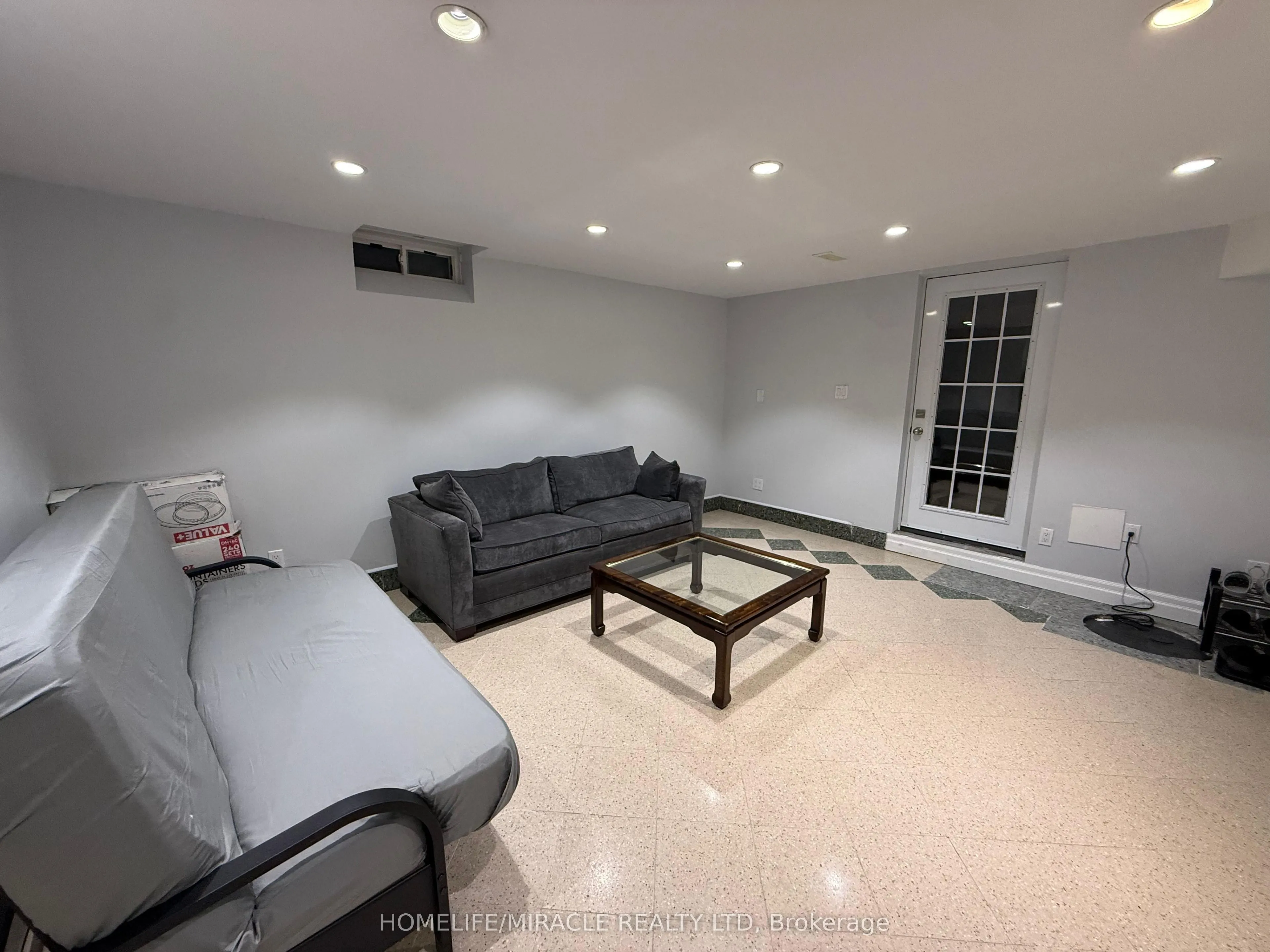 22 Aspenwood Trail