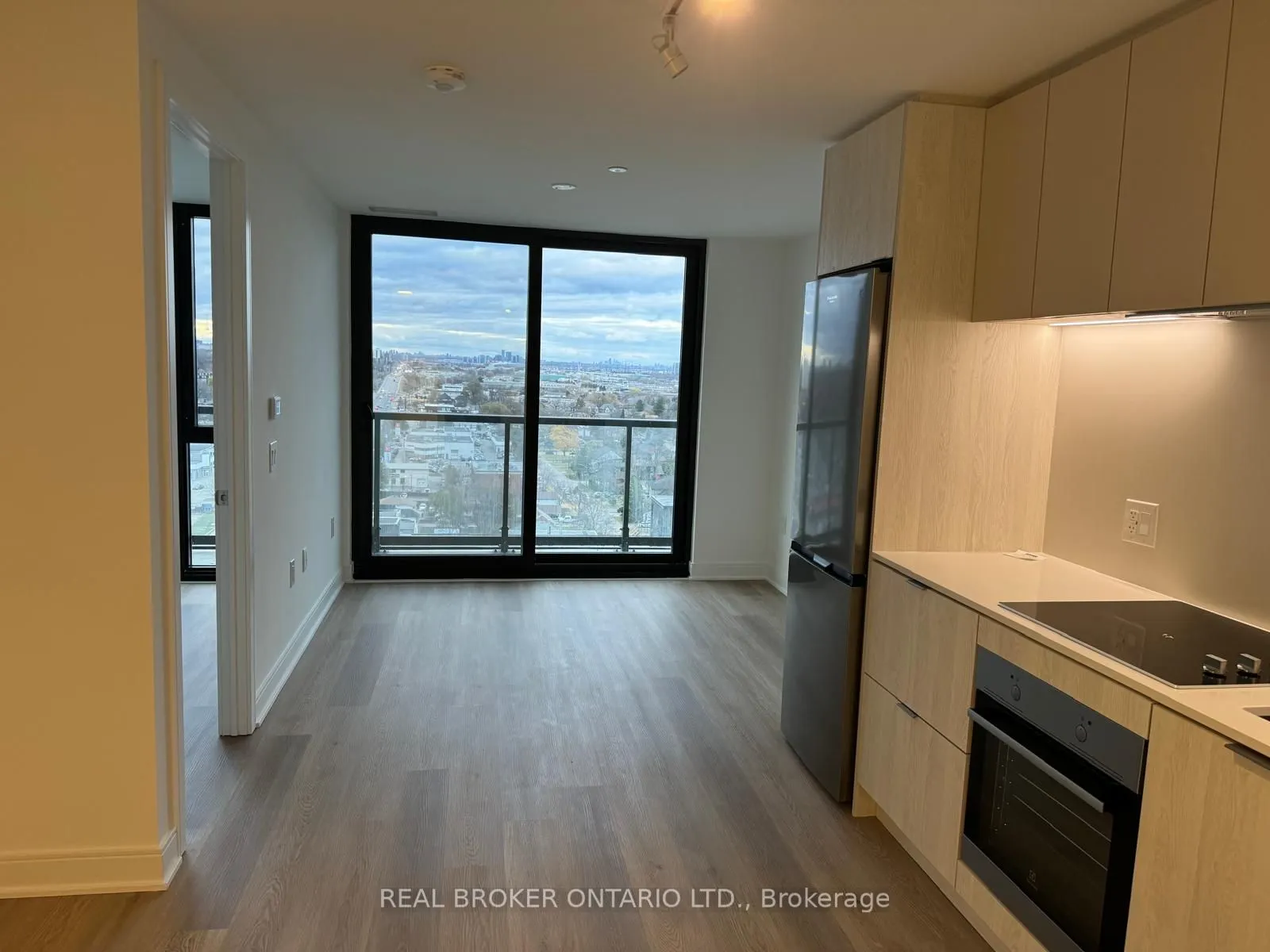 86 Dundas Street E #1605