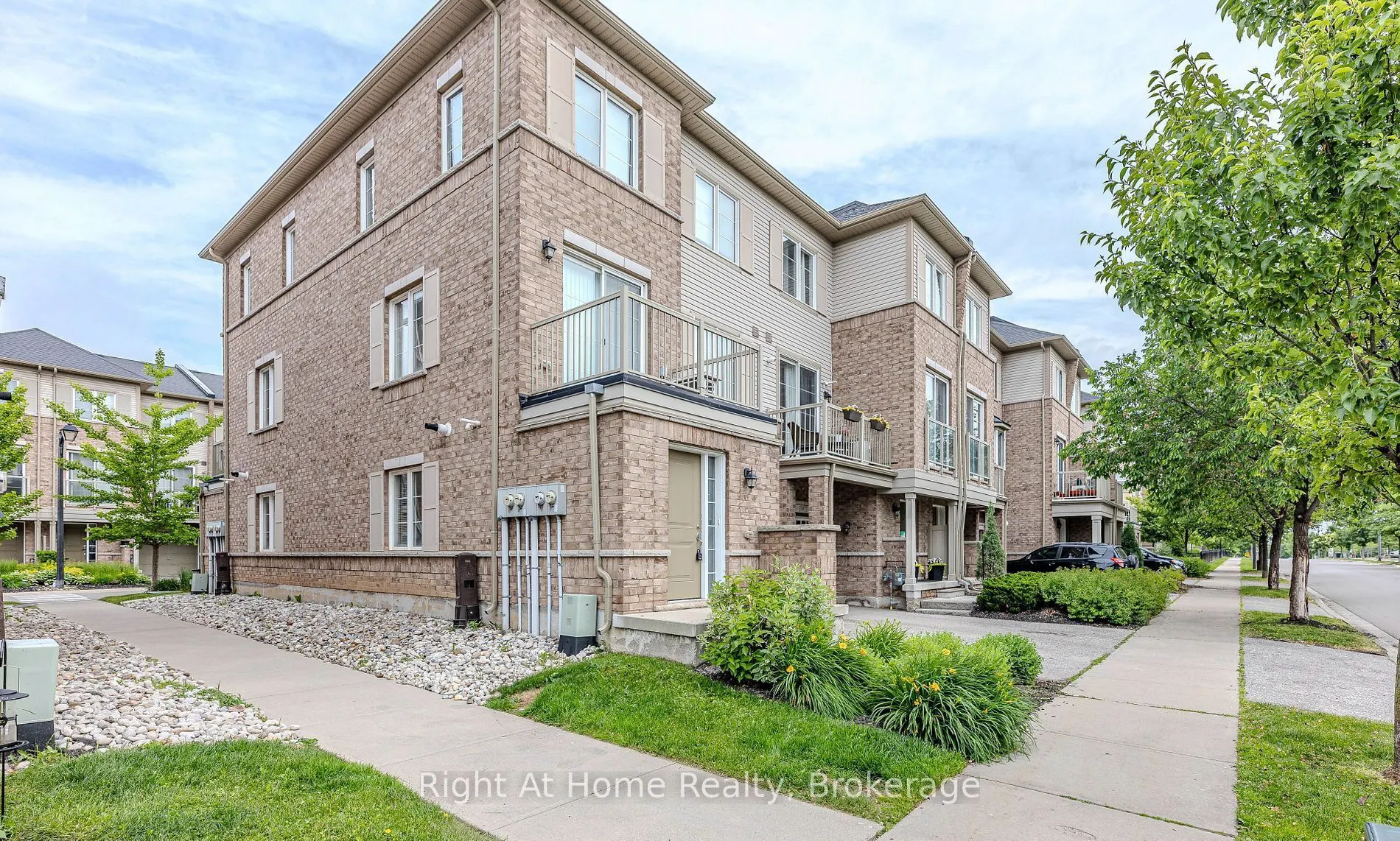 165 Hampshire Way #146