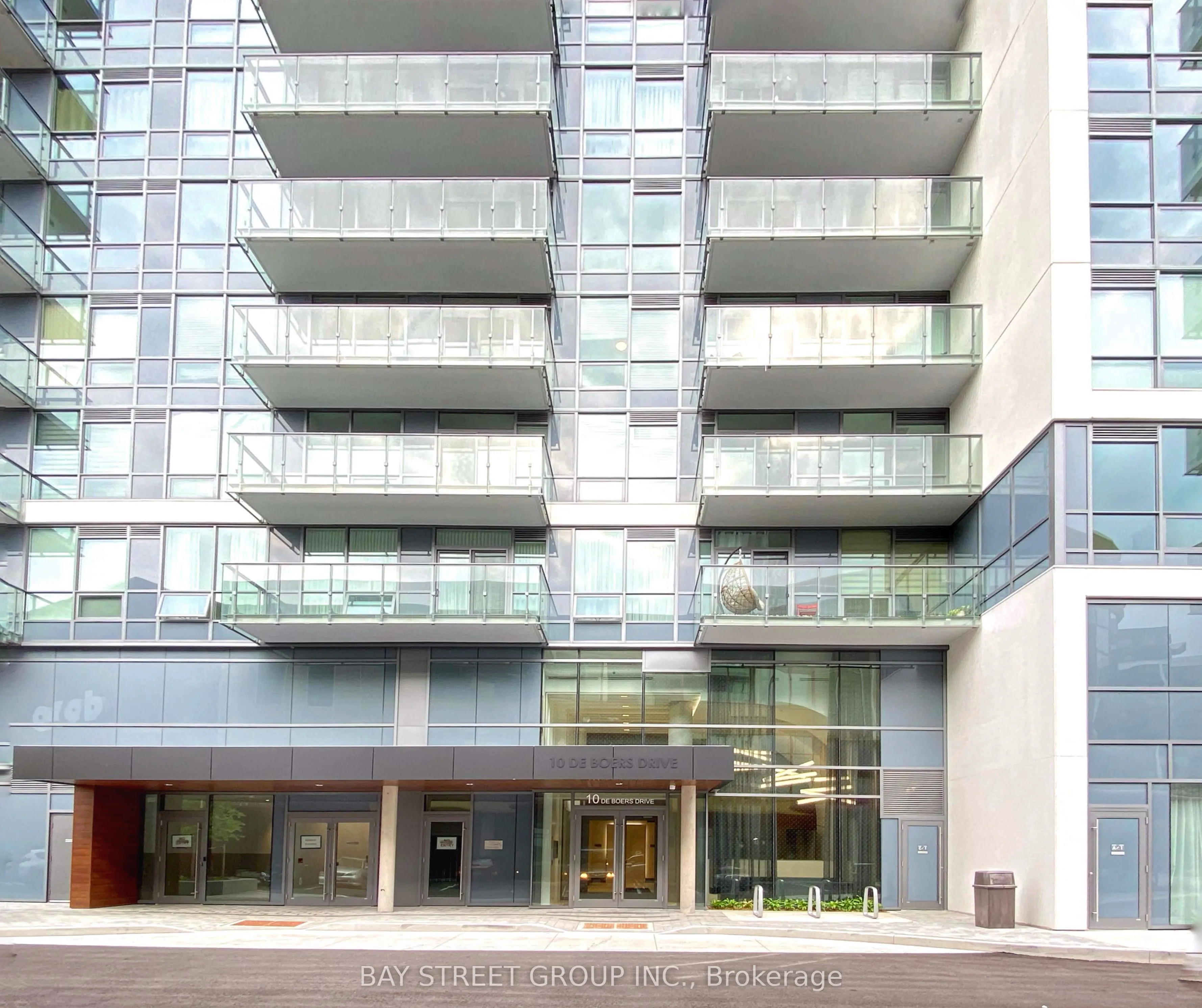 10 De Boers Drive #814