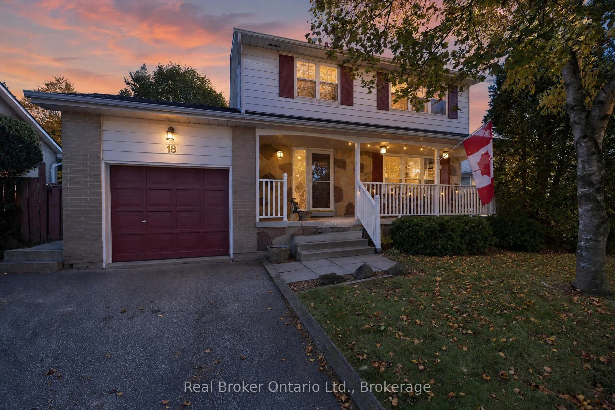 18 Kingsview Boulevard E