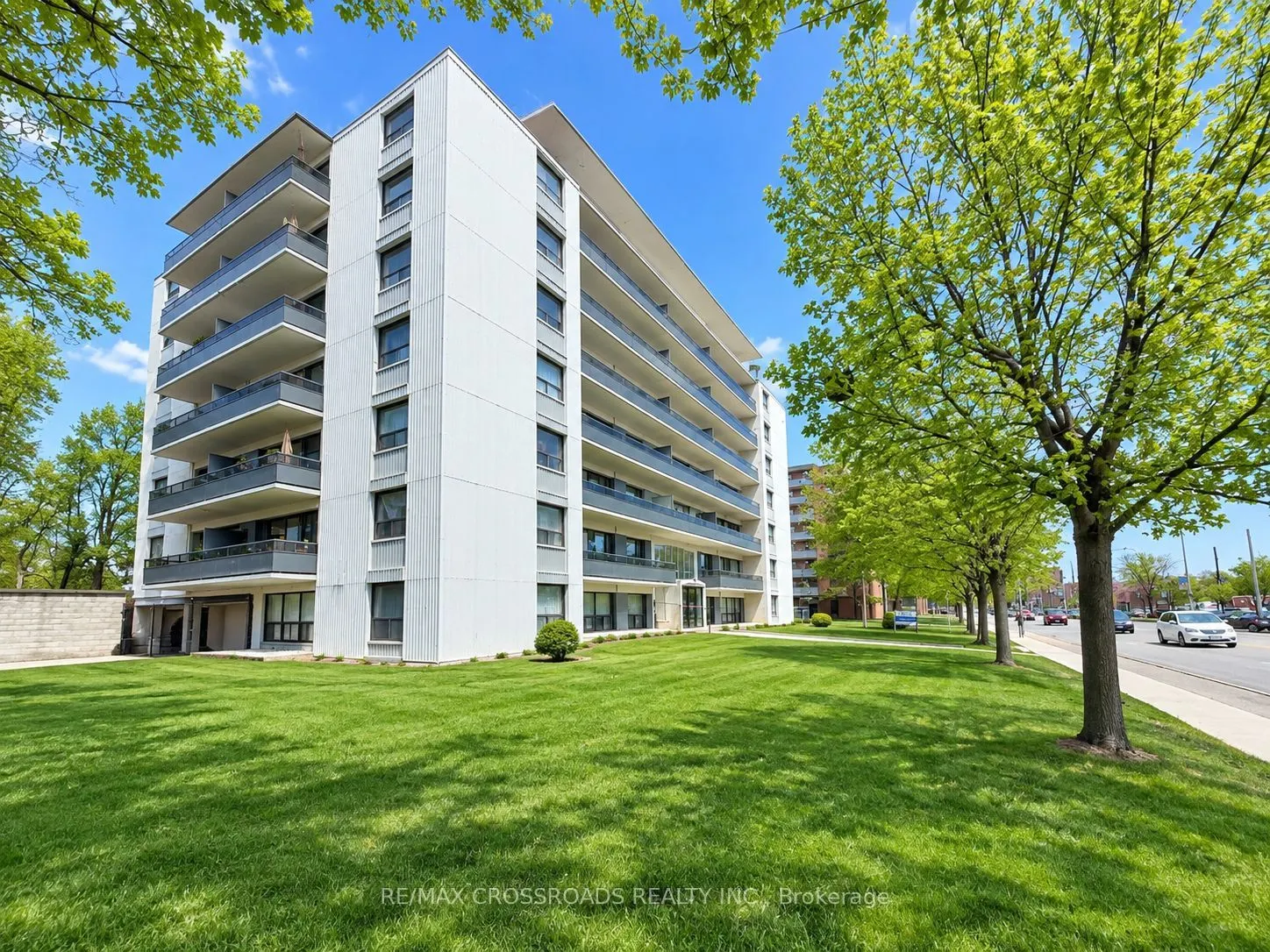 363 Lakeshore Road E #302