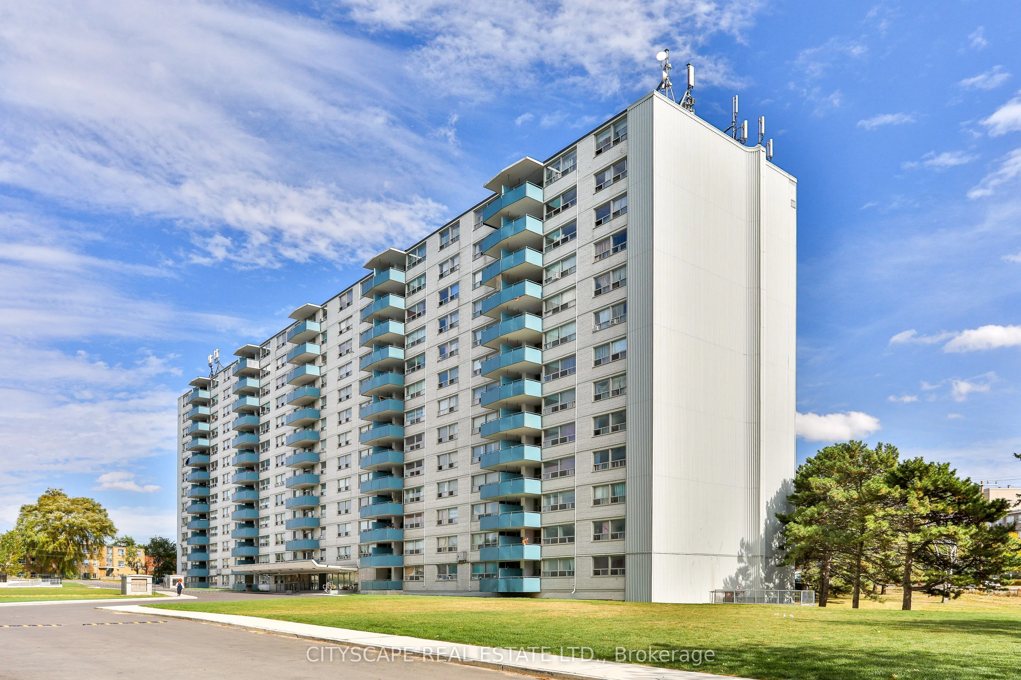1440 Lawrence Avenue W #817
