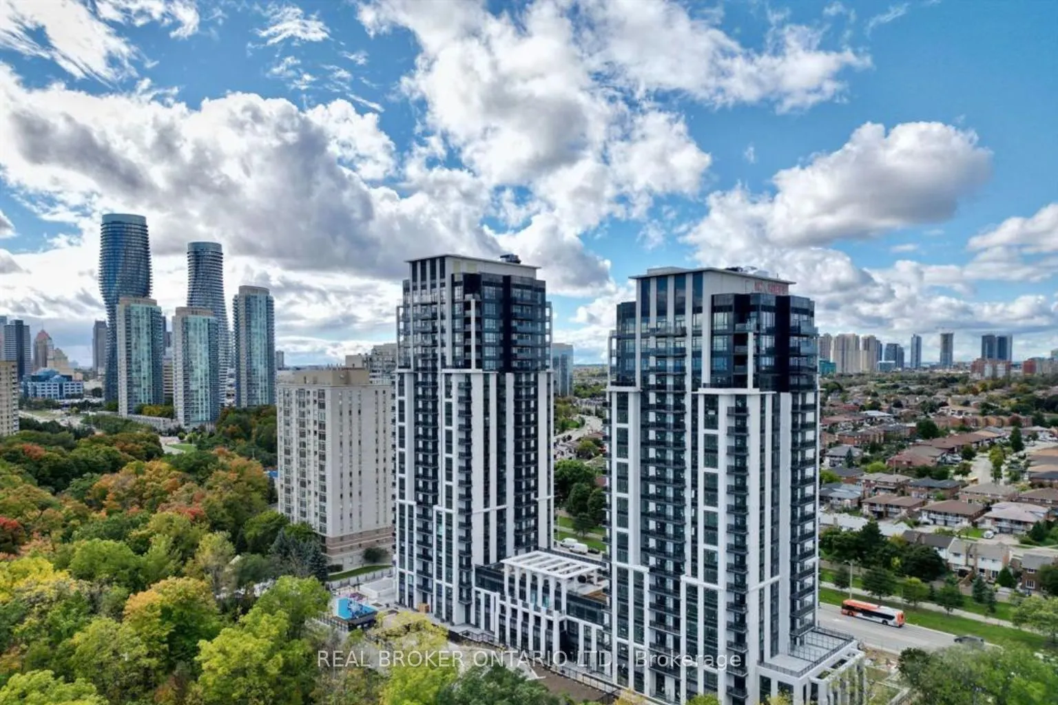 204 Burnhamthorpe Road E #1306