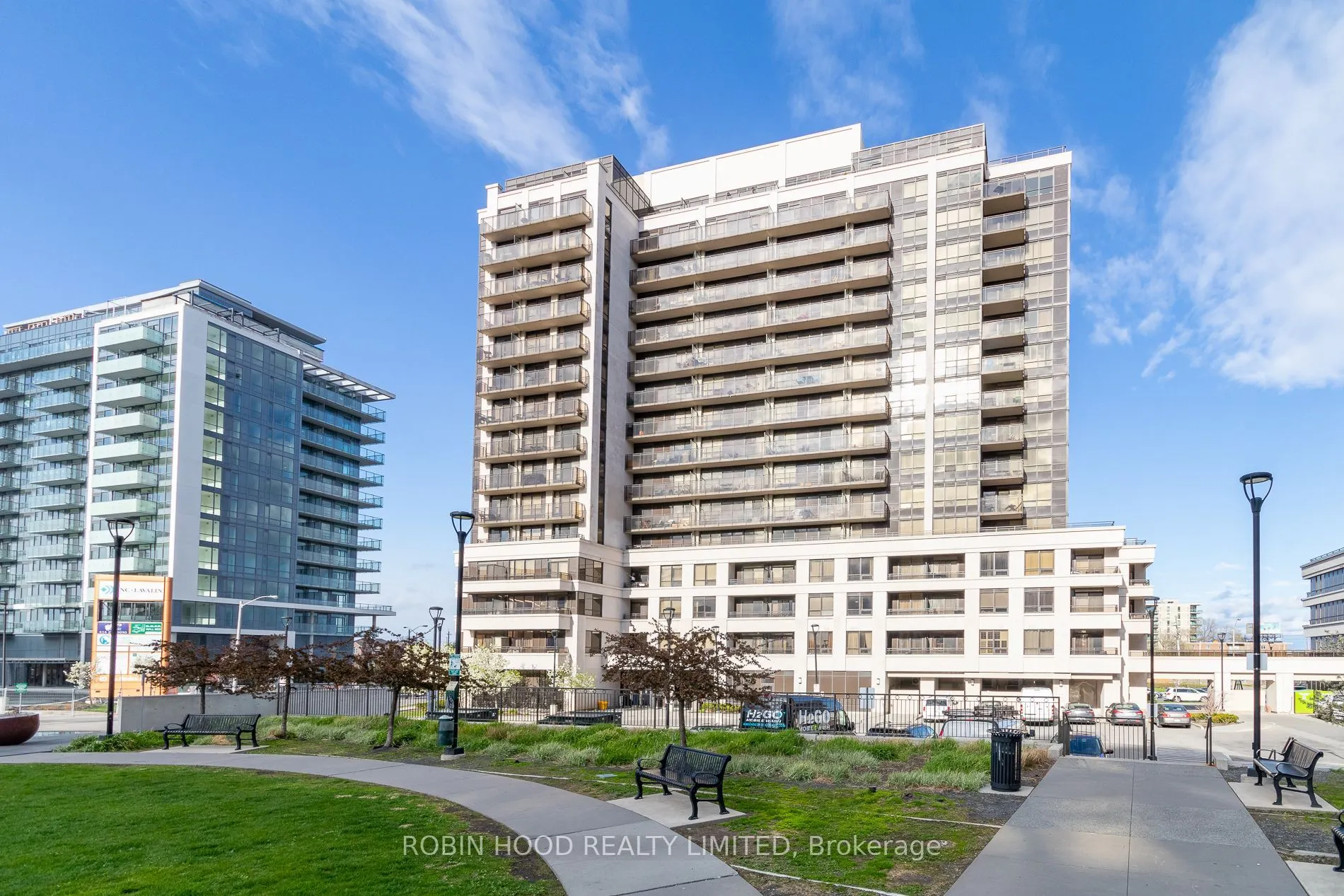 1 De Boers Drive #601