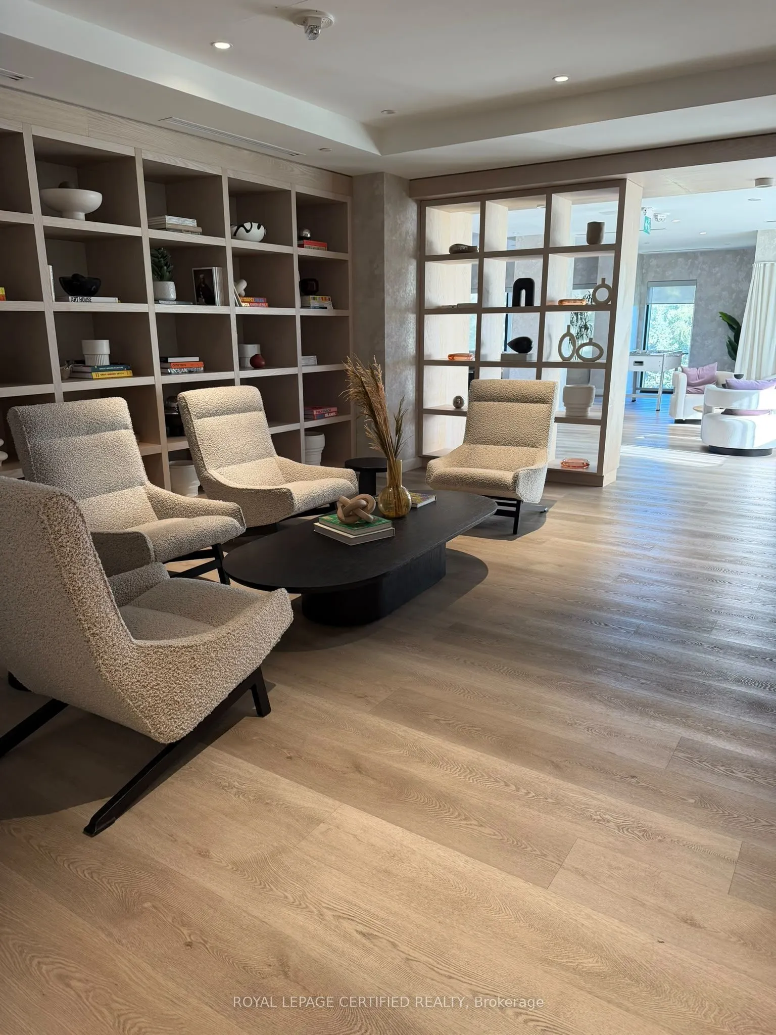 86 DUNDAS Street #1121