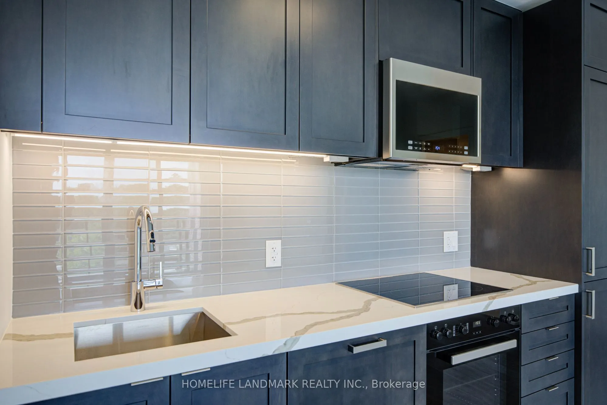 2450 Bloor Street W #213