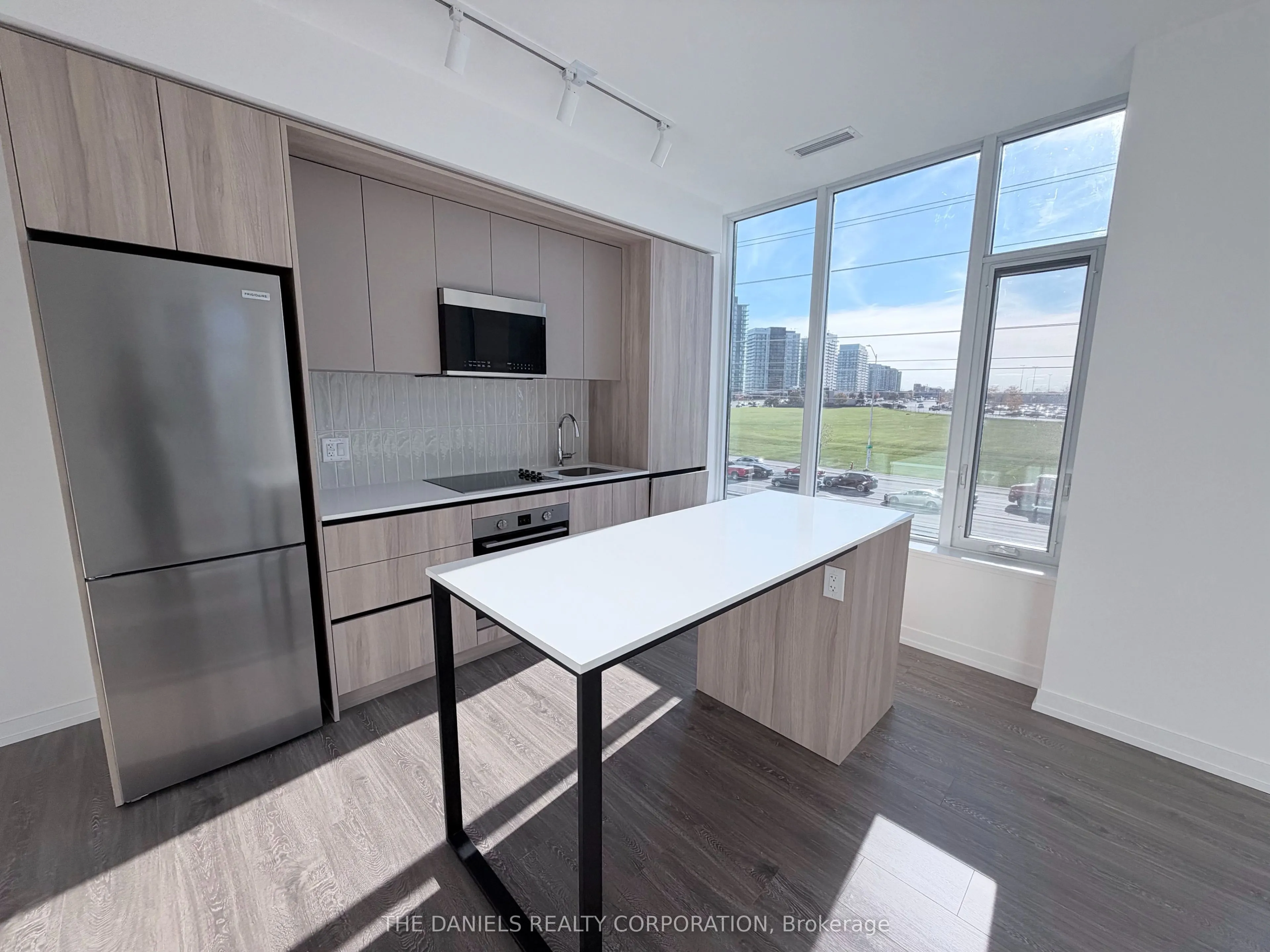 2485 Eglinton Avenue W #403