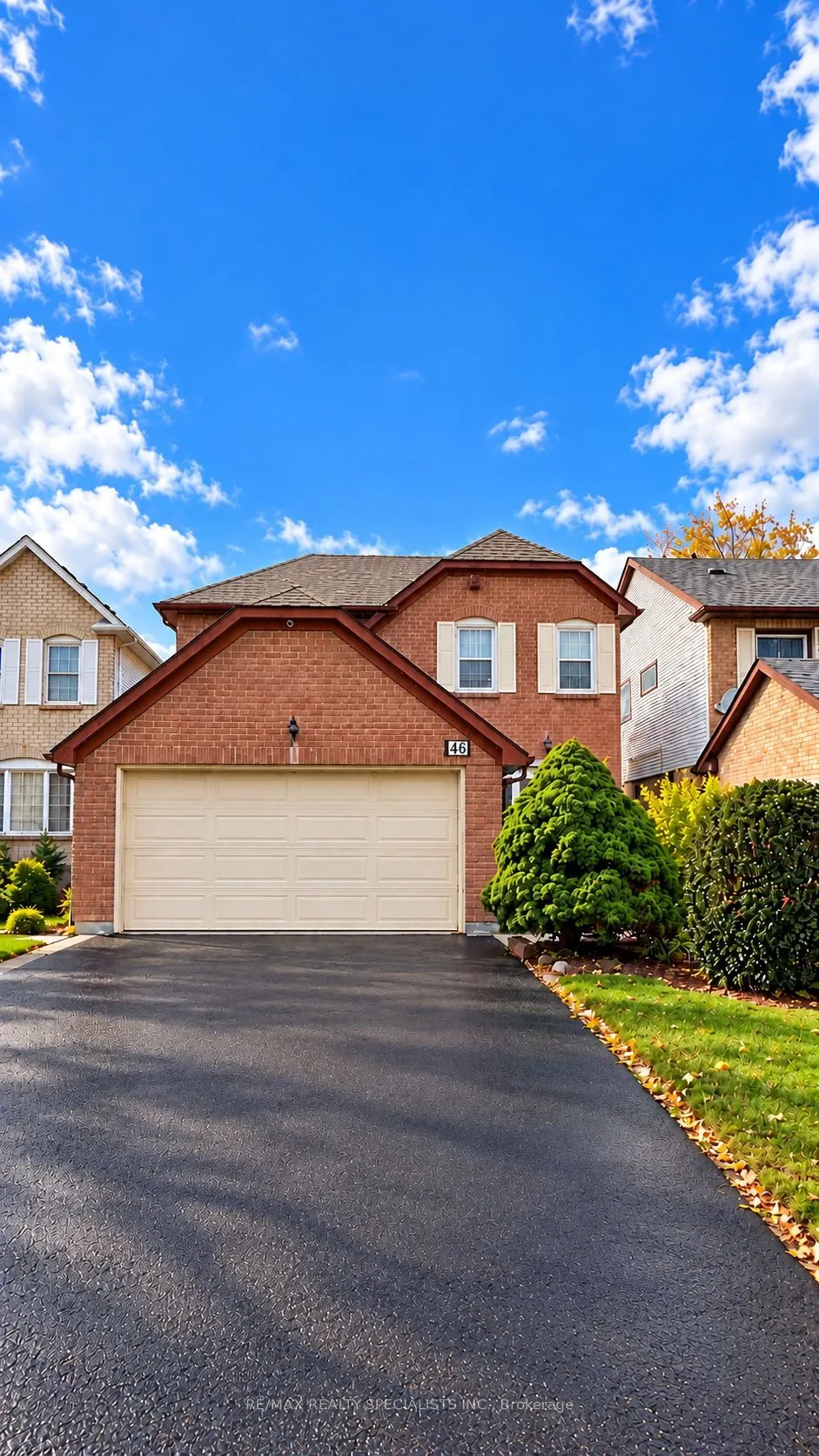 46 Lacewood Crescent