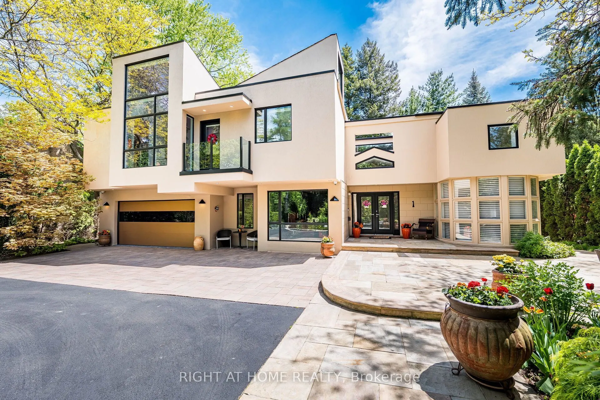 1 Friars Lane