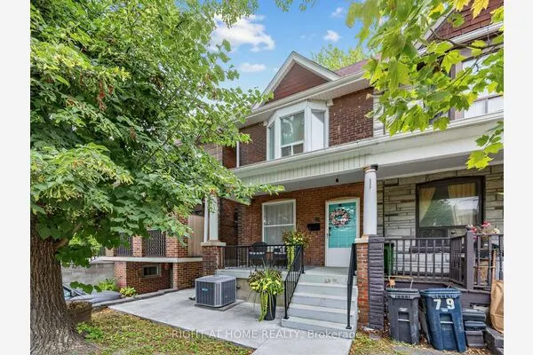 81 Silverthorn Avenue
