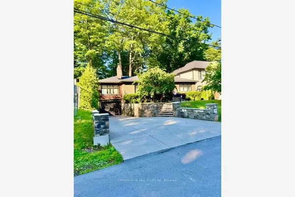 89 Holyrood Avenue