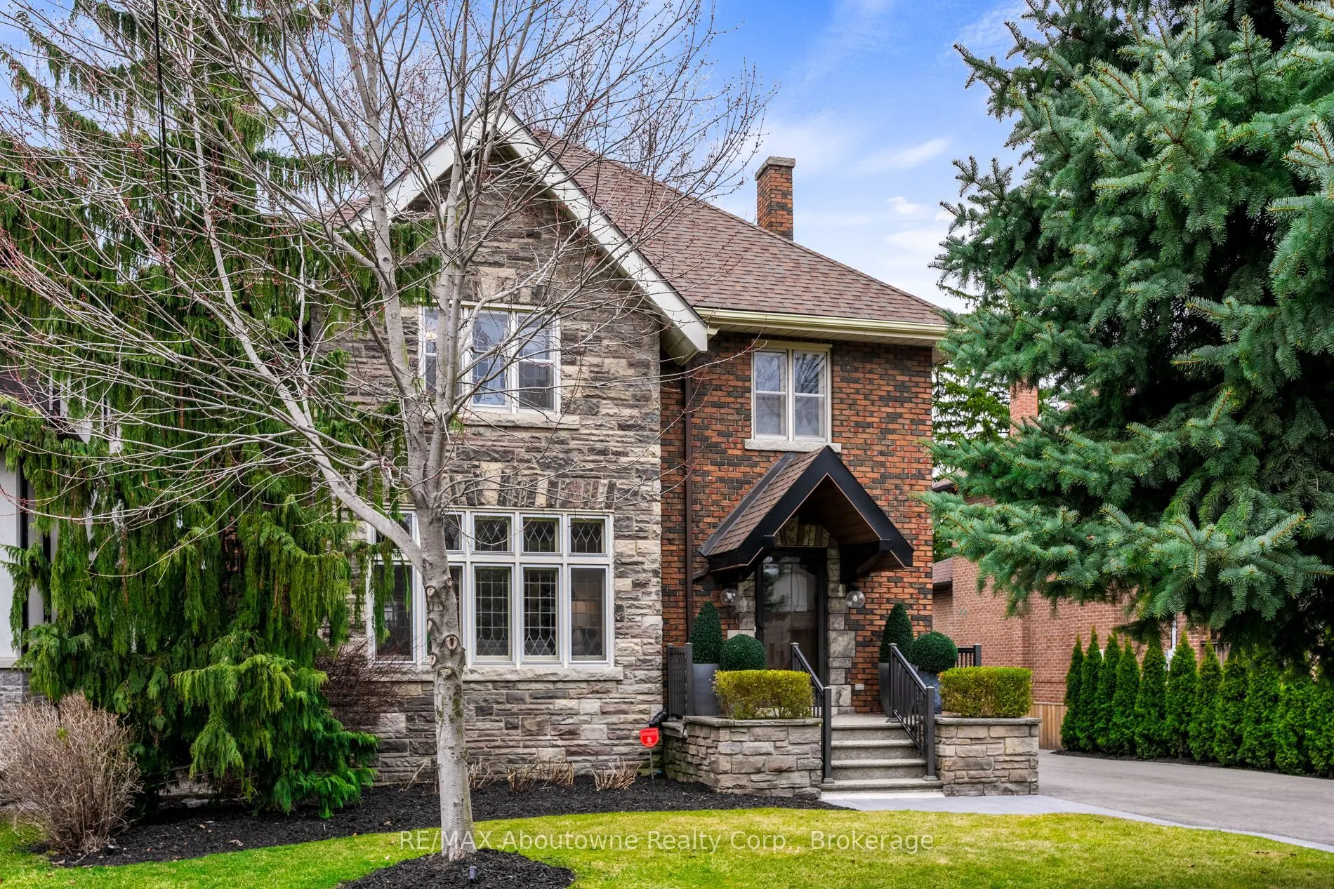 28 Thompson Avenue
