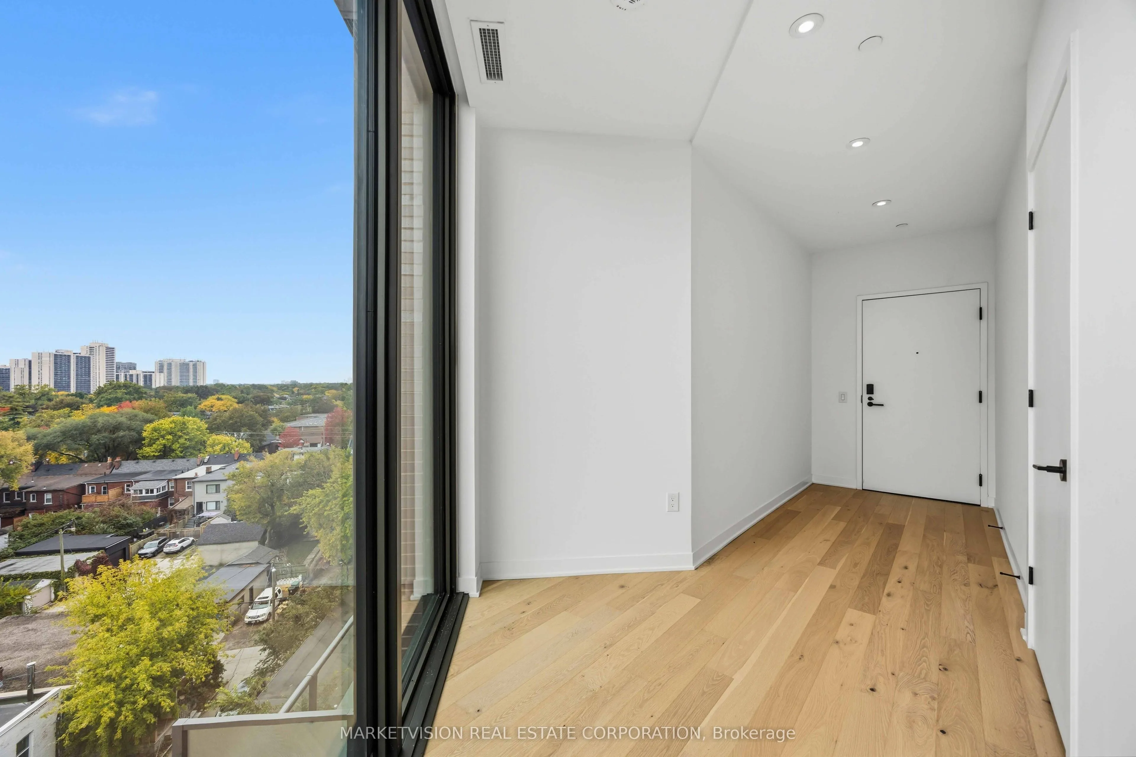 2625 Dundas Street W #808