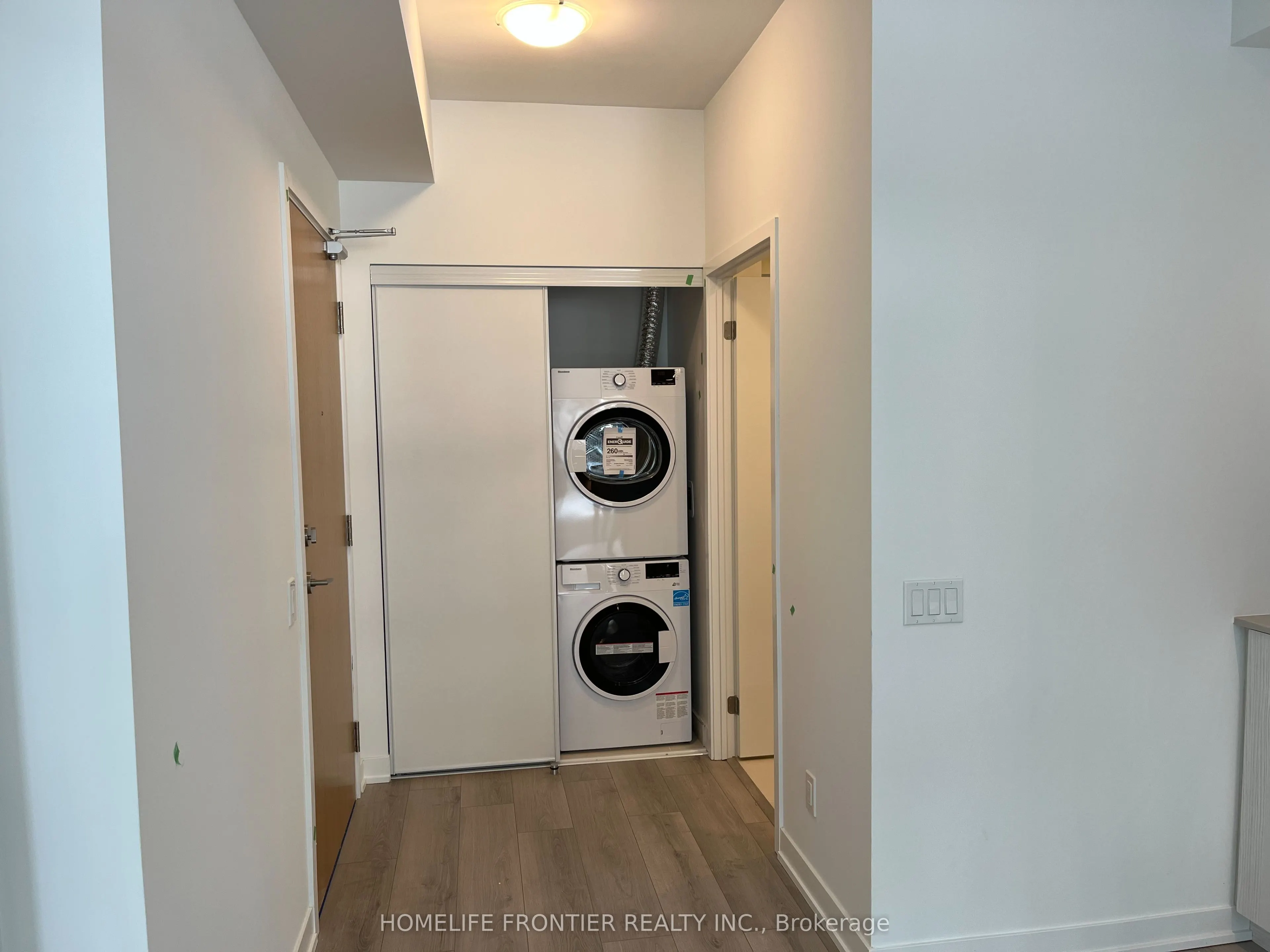 1787 St. Clair Avenue N #513