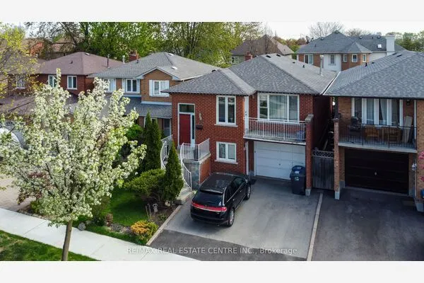 4386 Curia Crescent