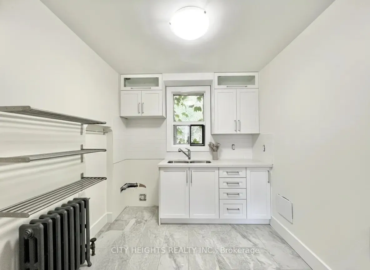 15 Stavebank Road S #6