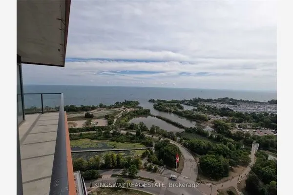 30 SHORE BREEZE Drive E #2519