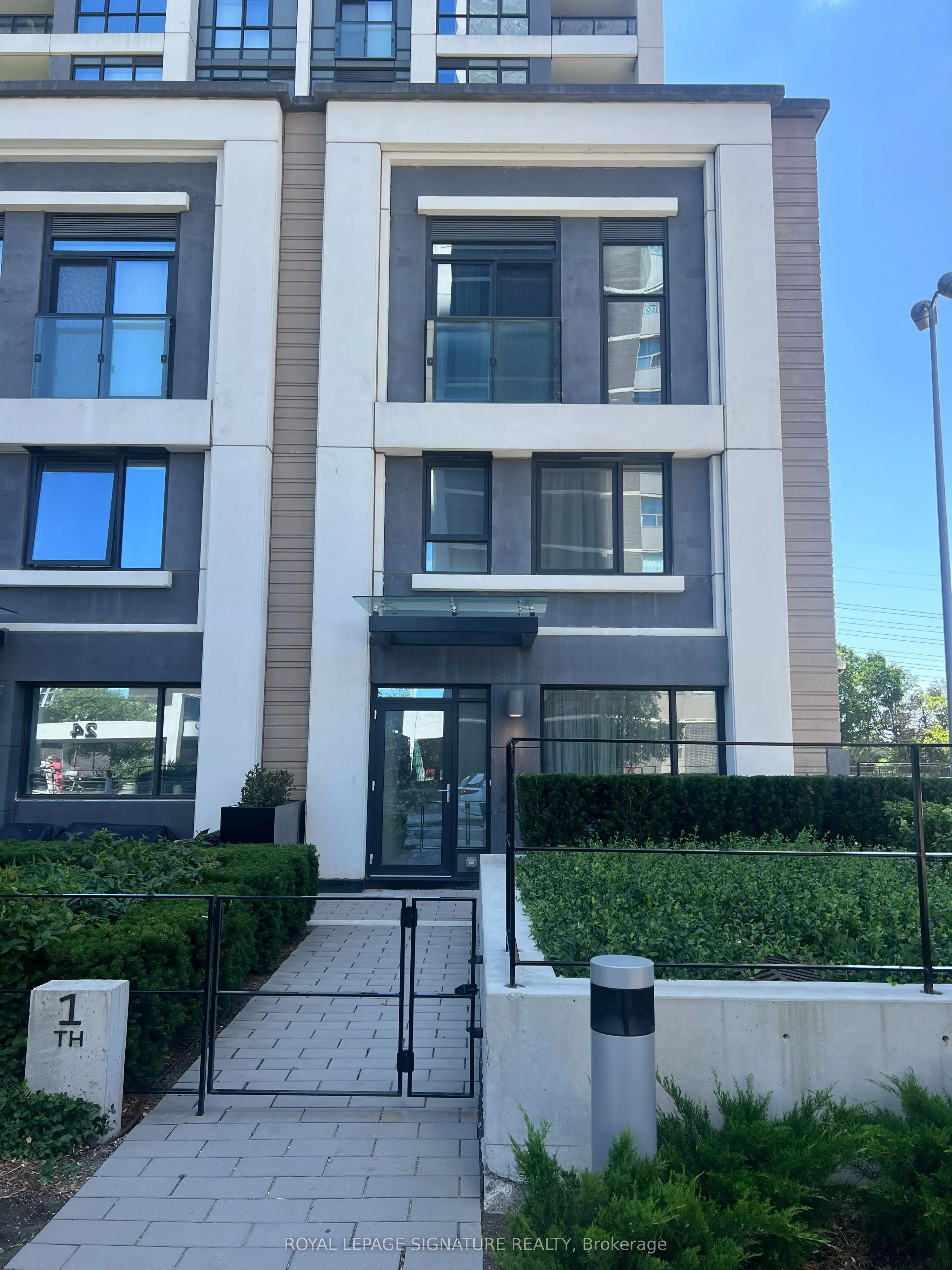 9 Mabelle Avenue #TH1