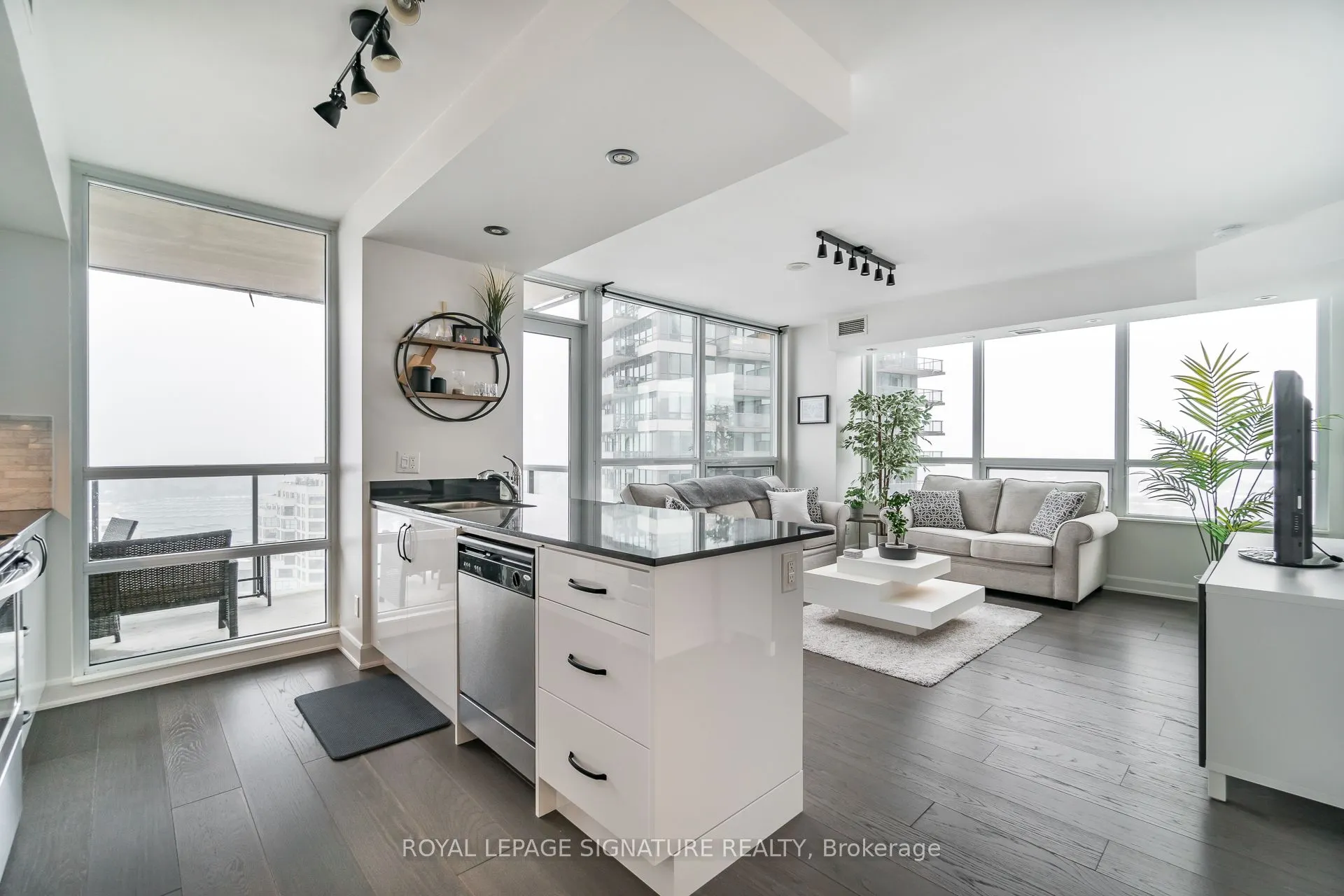 2230 Lakeshore Boulevard W #1802