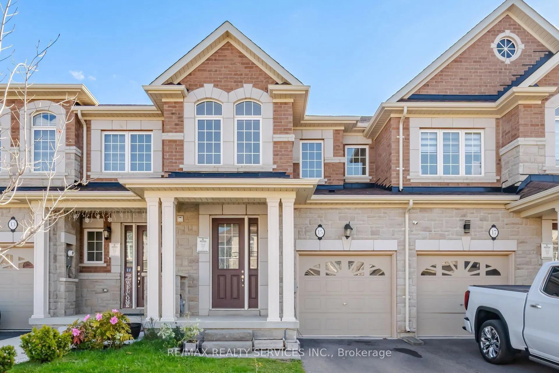 15 Dale Meadows Road