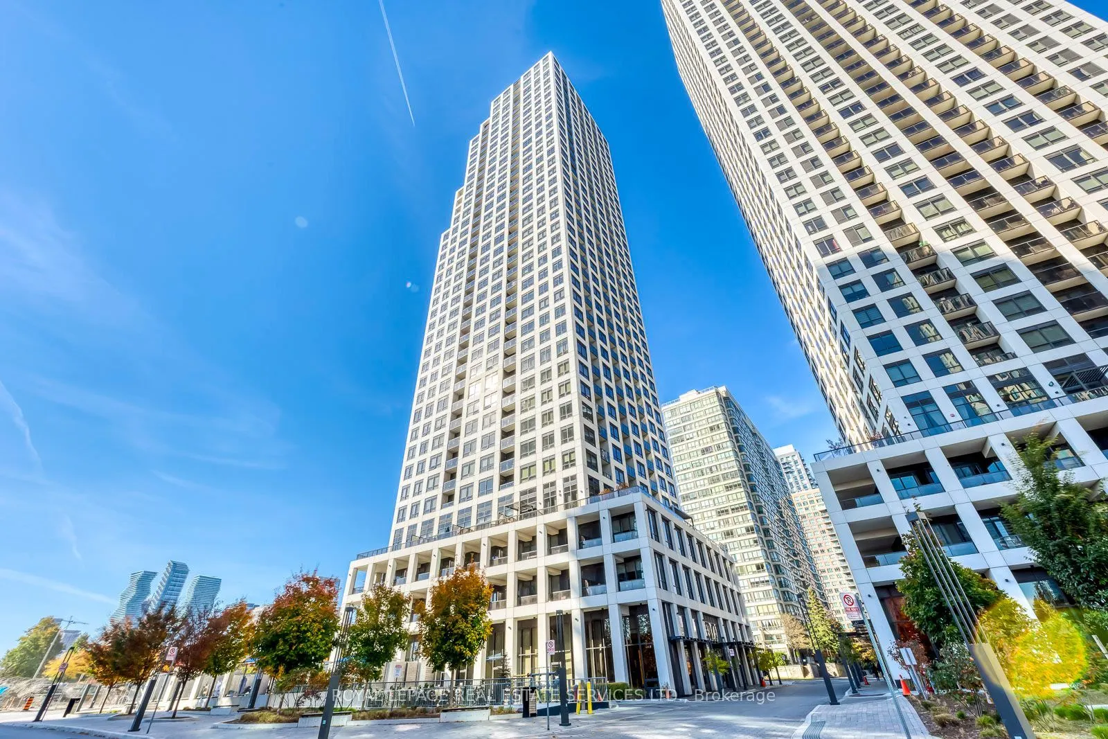 36 Elm Drive W #2303