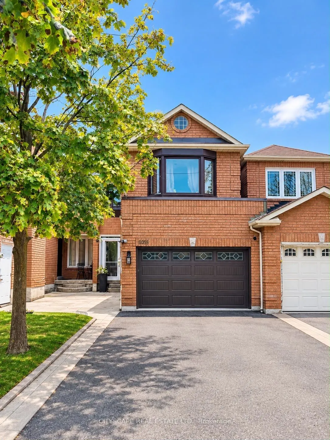 5034 Moulin Rouge Crescent