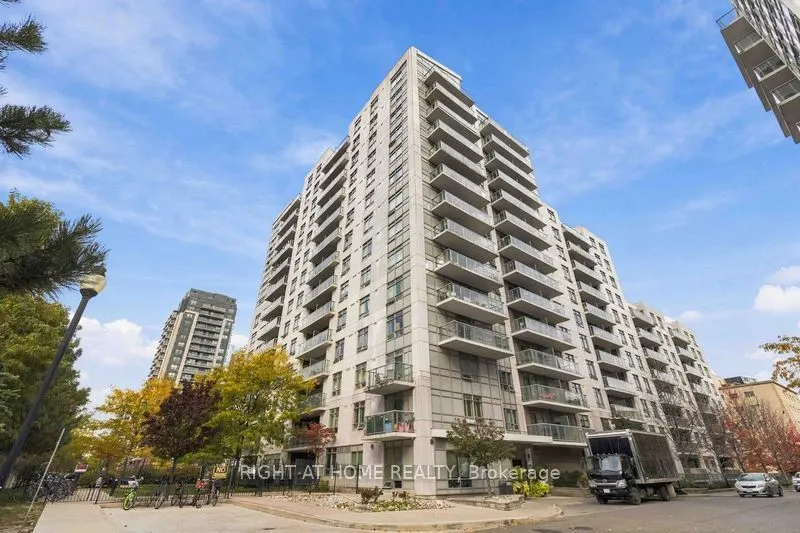 816 Lansdowne Avenue #302