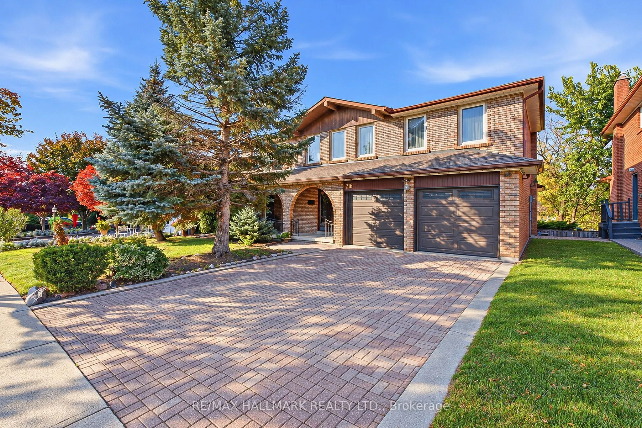 216 Gracefield Avenue