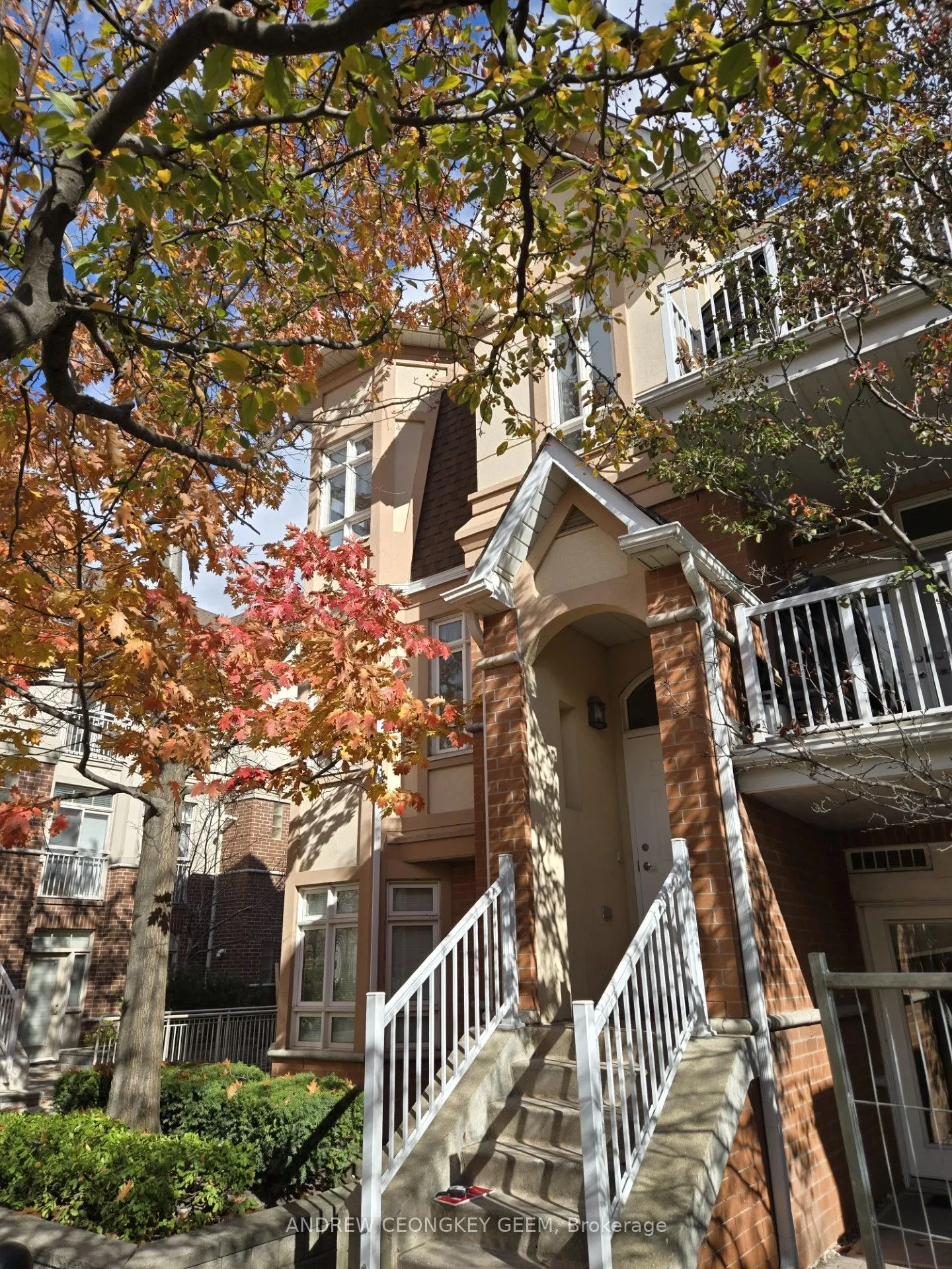 36 Gibson Avenue #32