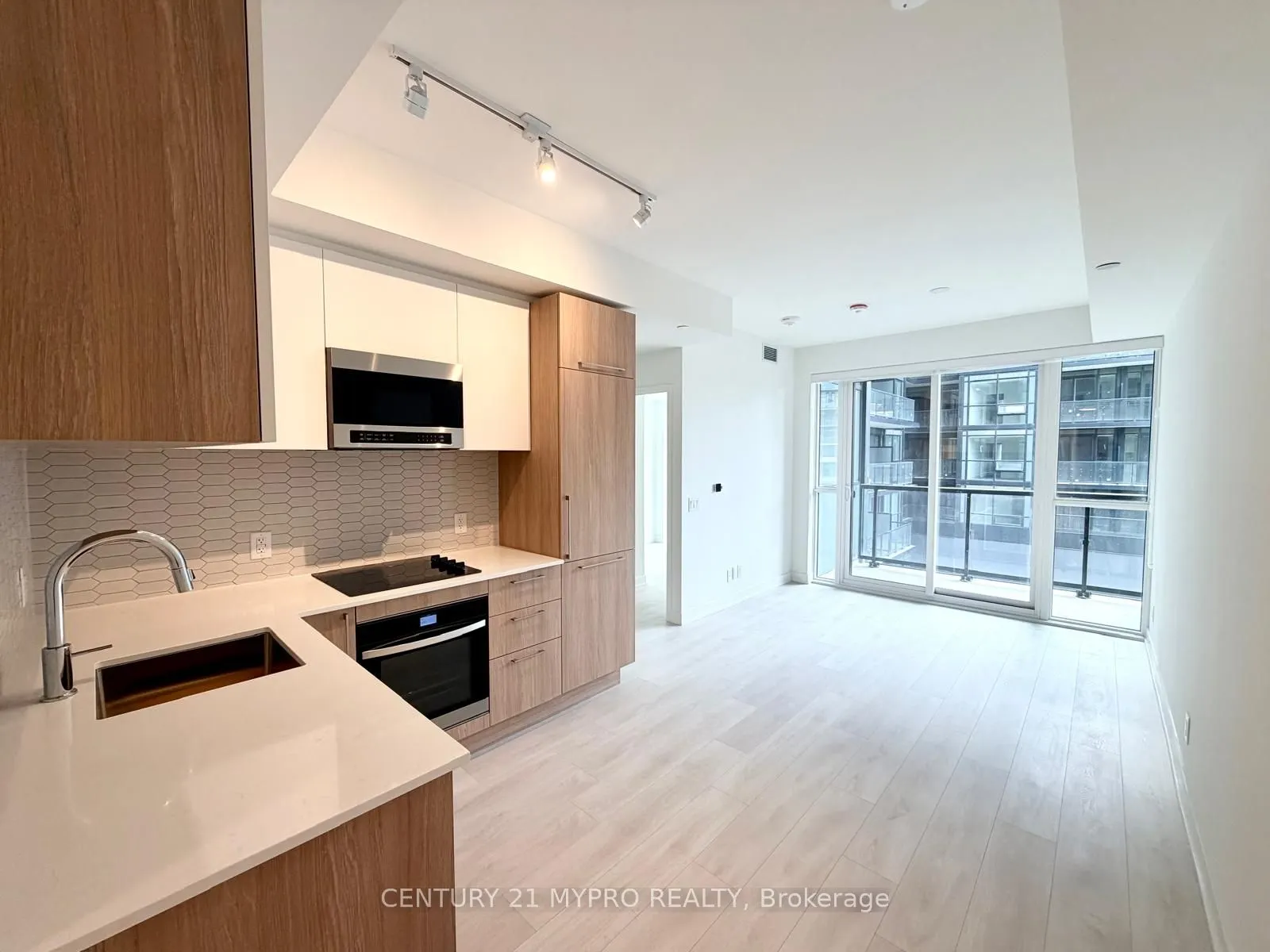 1381 Lakeshore Road E #307