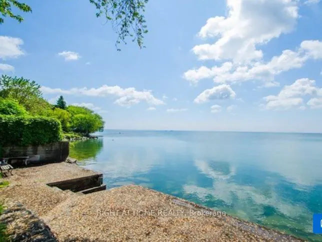 2687 Lake Shore Boulevard W
