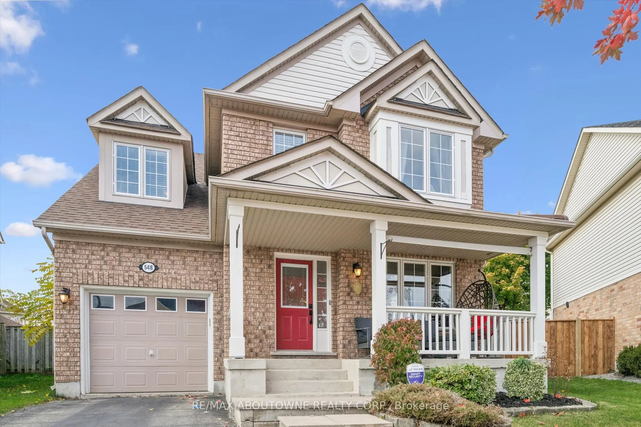 548 Caverhill Crescent